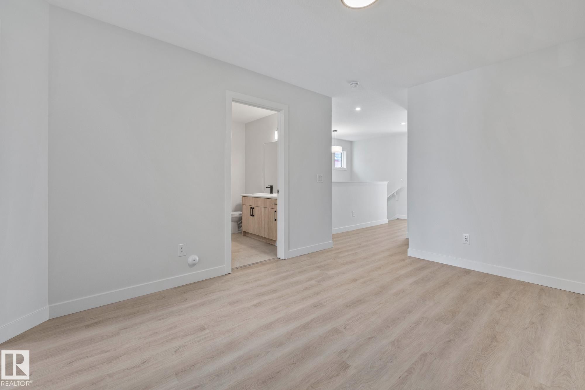 112 Honeysuckle Green, Leduc, AB - Indoor Photo Showing Other Room