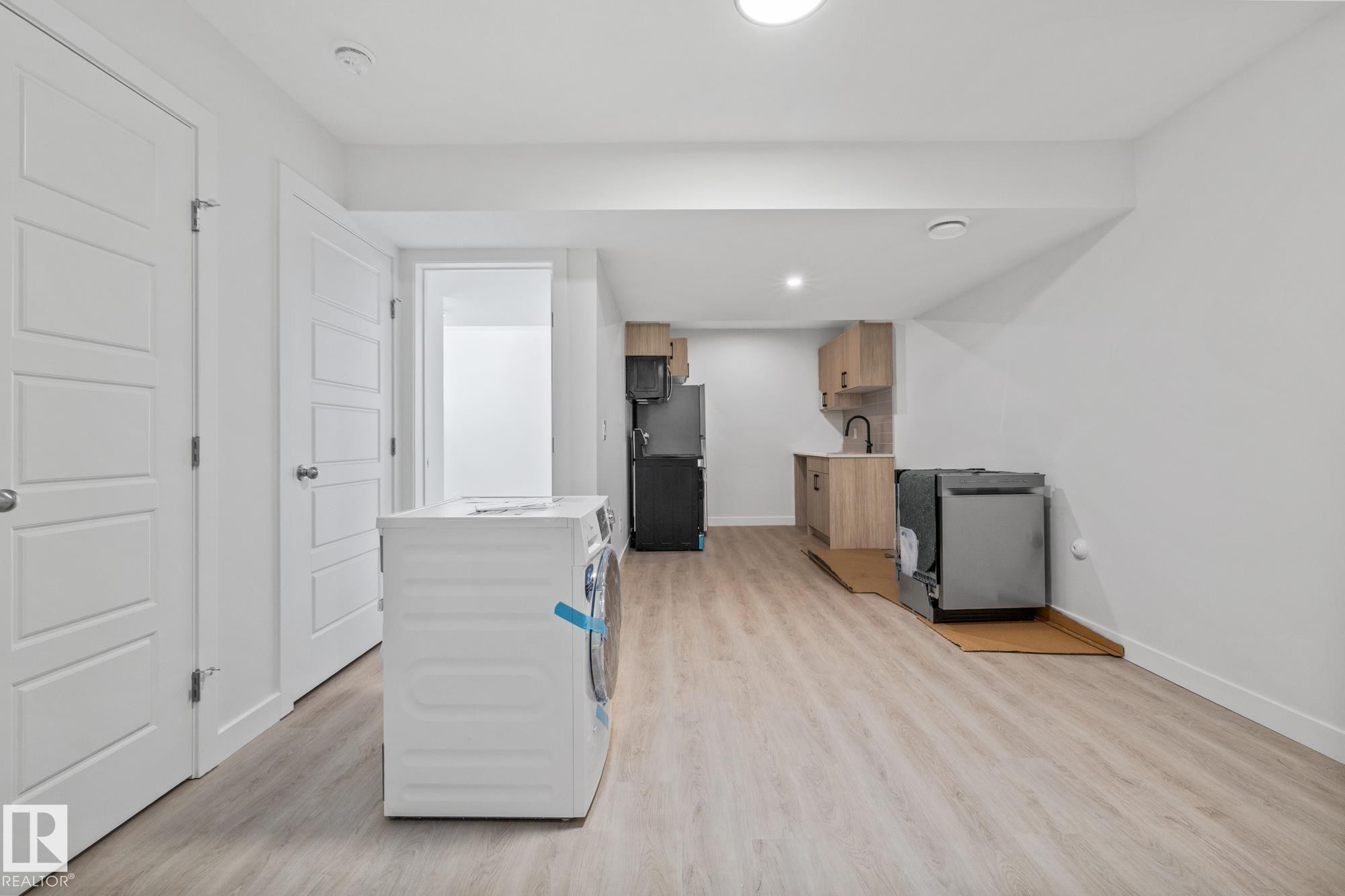 112 Honeysuckle Green, Leduc, AB - Indoor Photo Showing Other Room