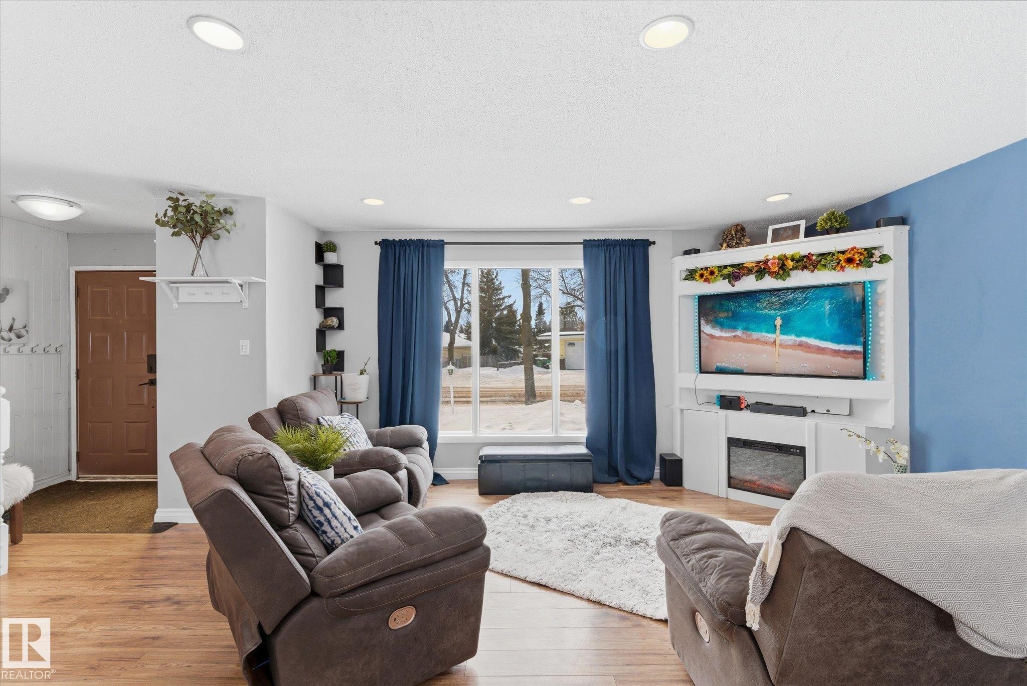 29 Laydon Drive, St. Albert, AB - Indoor Photo Showing Living Room