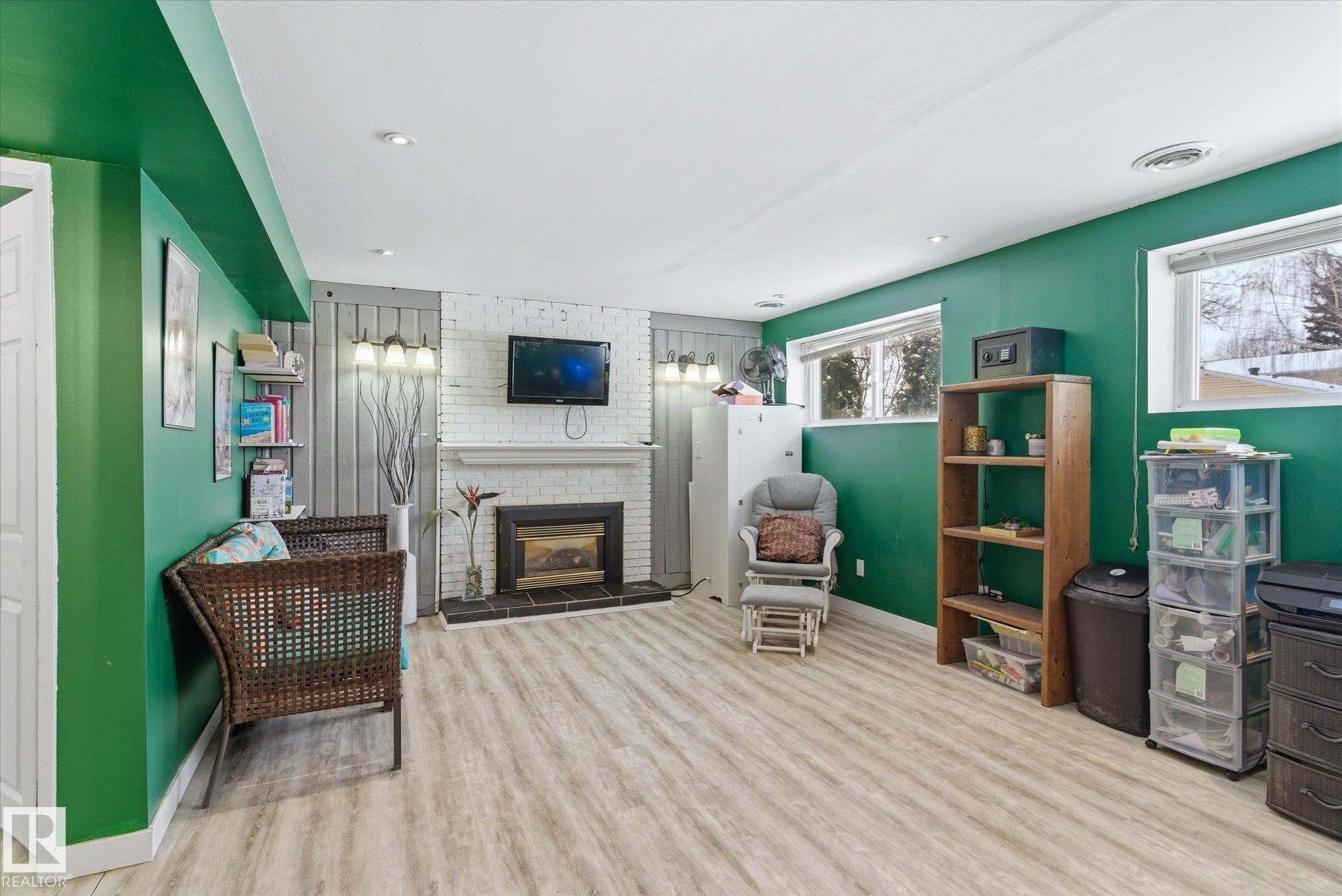 29 Laydon Drive, St. Albert, AB - Indoor With Fireplace