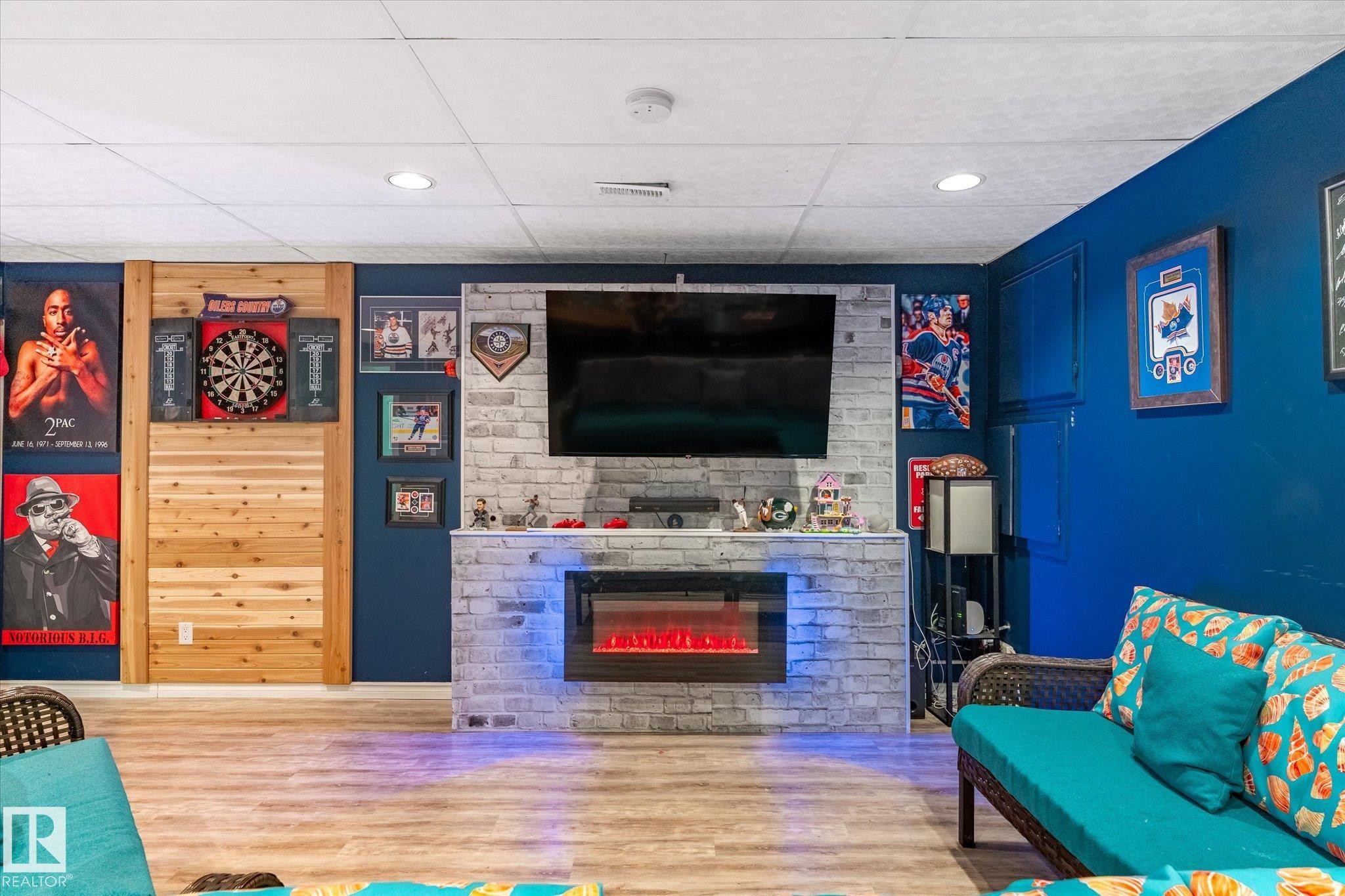 29 Laydon Drive, St. Albert, AB - Indoor With Fireplace