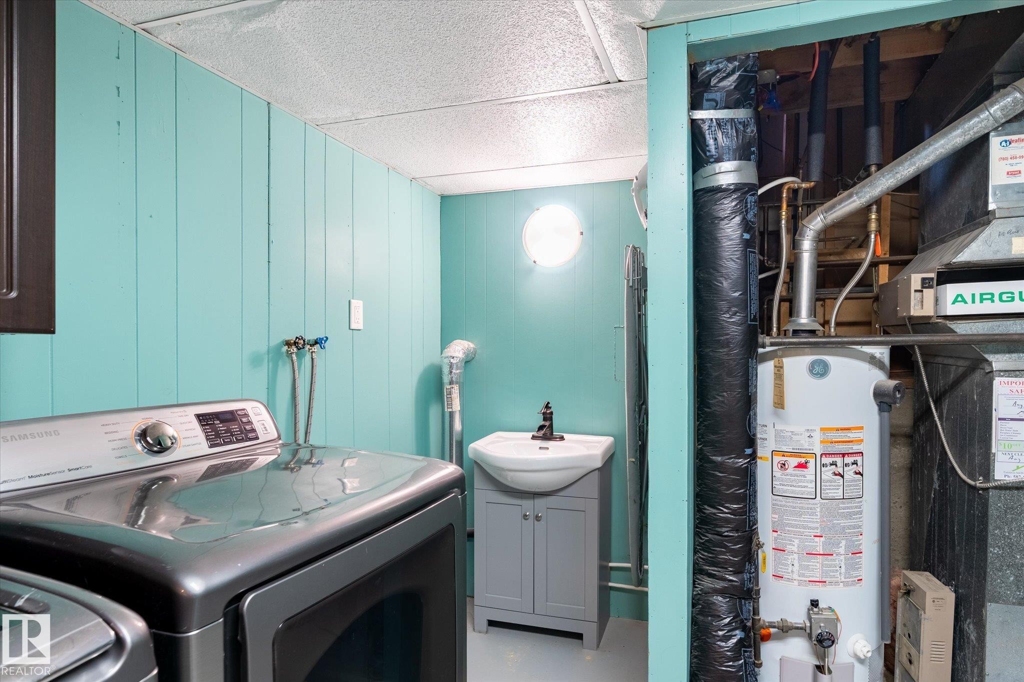 29 Laydon Drive, St. Albert, AB - Indoor Photo Showing Laundry Room