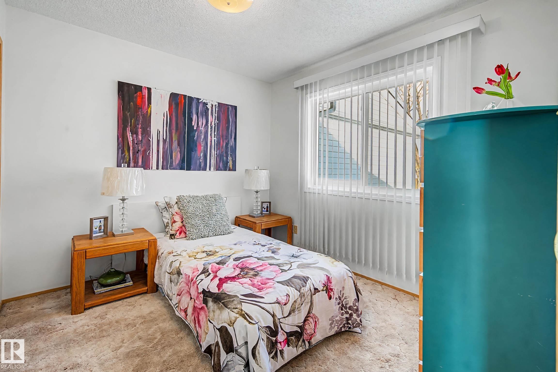 41 903 109 Street Nw, Edmonton, AB - Indoor Photo Showing Bedroom