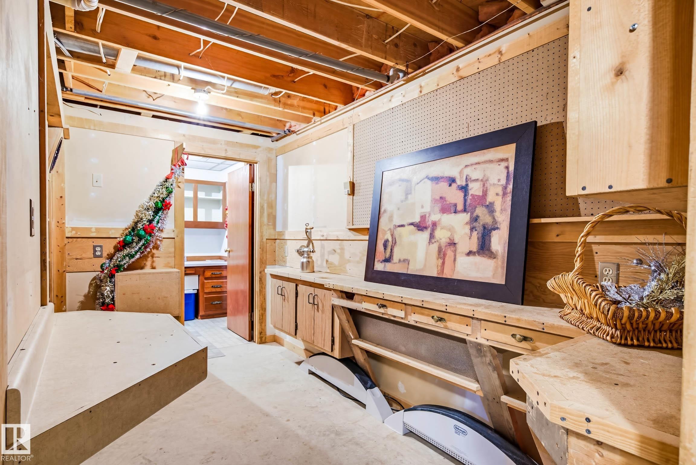 41 903 109 Street Nw, Edmonton, AB - Indoor Photo Showing Other Room