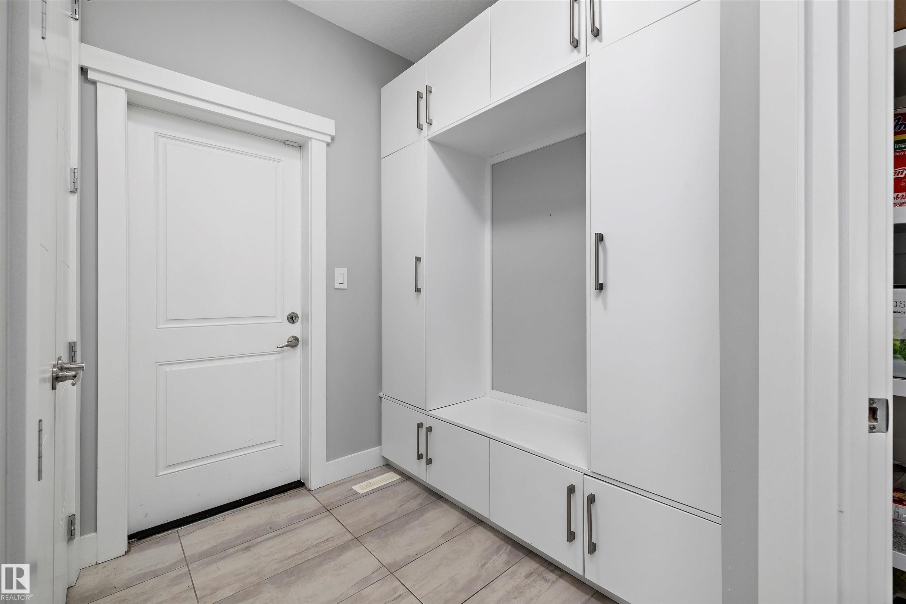 3380 Chickadee Drive, Edmonton, AB - Indoor Photo Showing Other Room