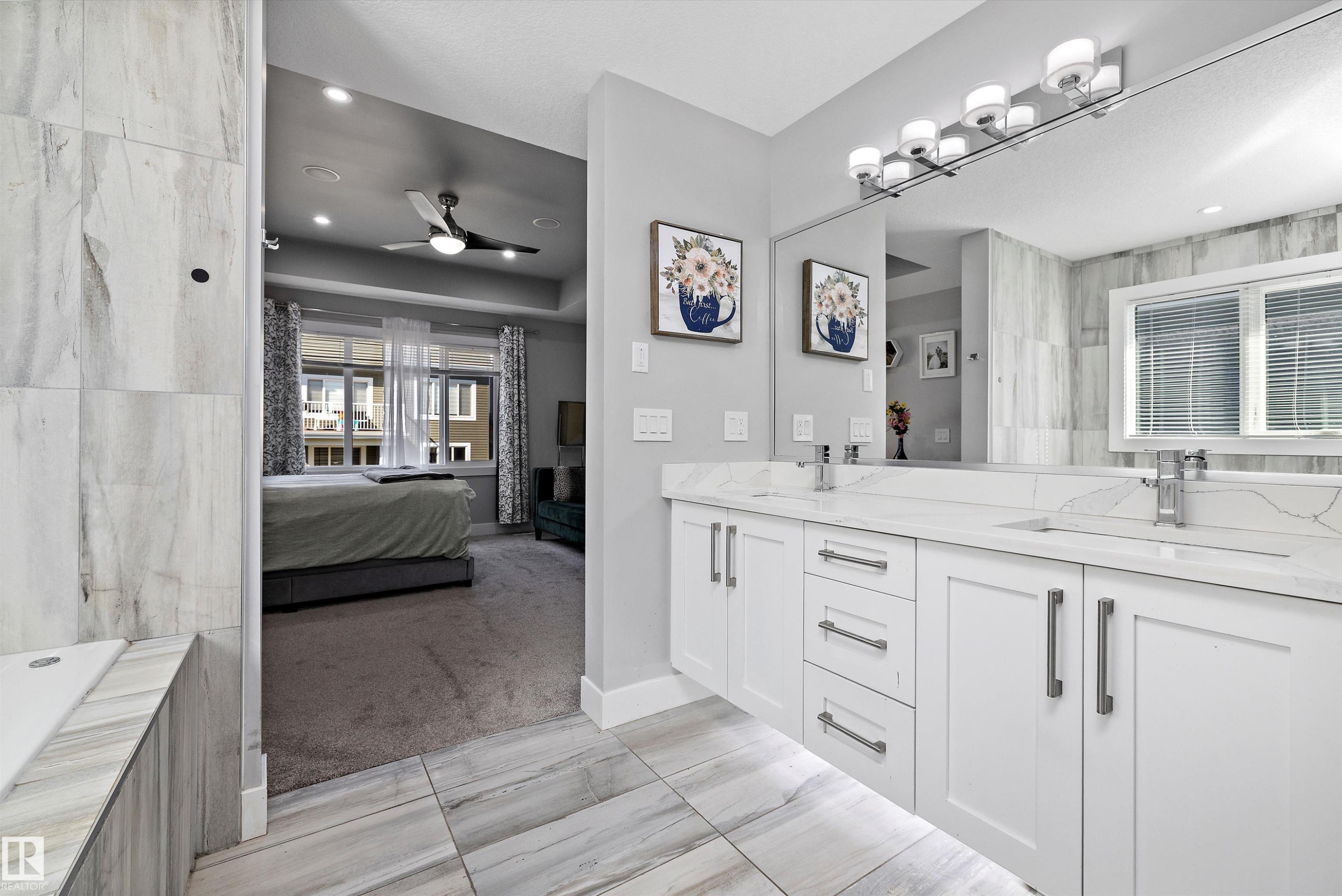 3380 Chickadee Drive, Edmonton, AB - Indoor Photo Showing Bathroom