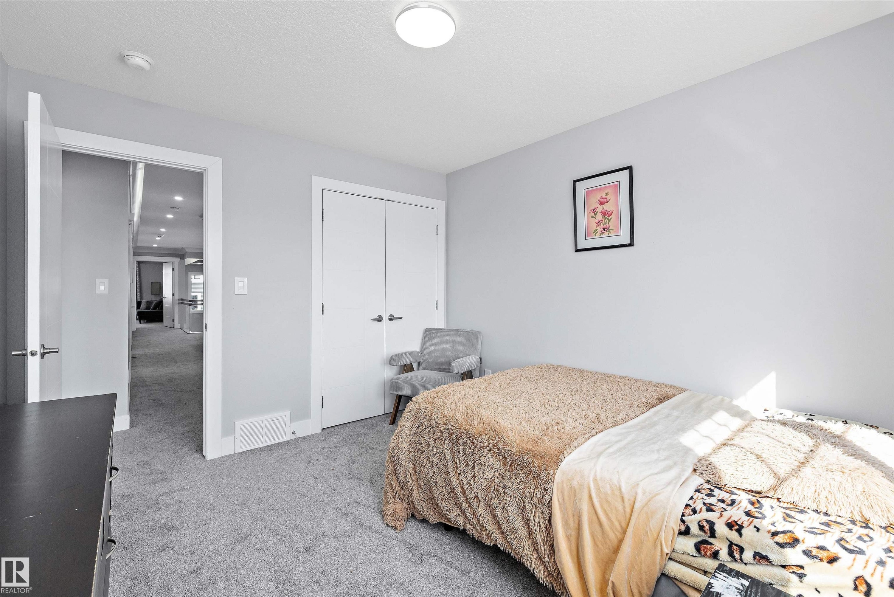 3380 Chickadee Drive, Edmonton, AB - Indoor Photo Showing Bedroom
