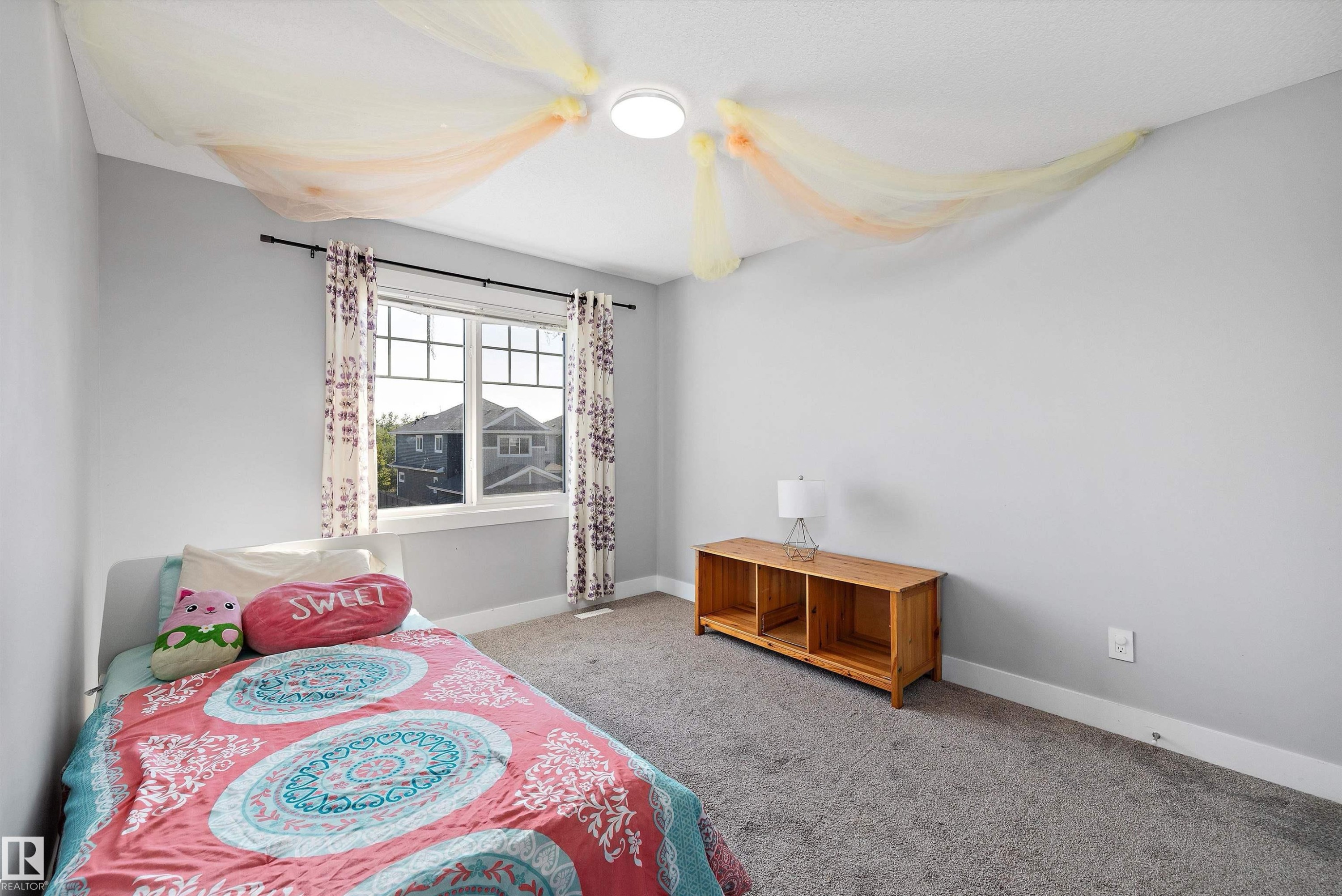 3380 Chickadee Drive, Edmonton, AB - Indoor Photo Showing Bedroom