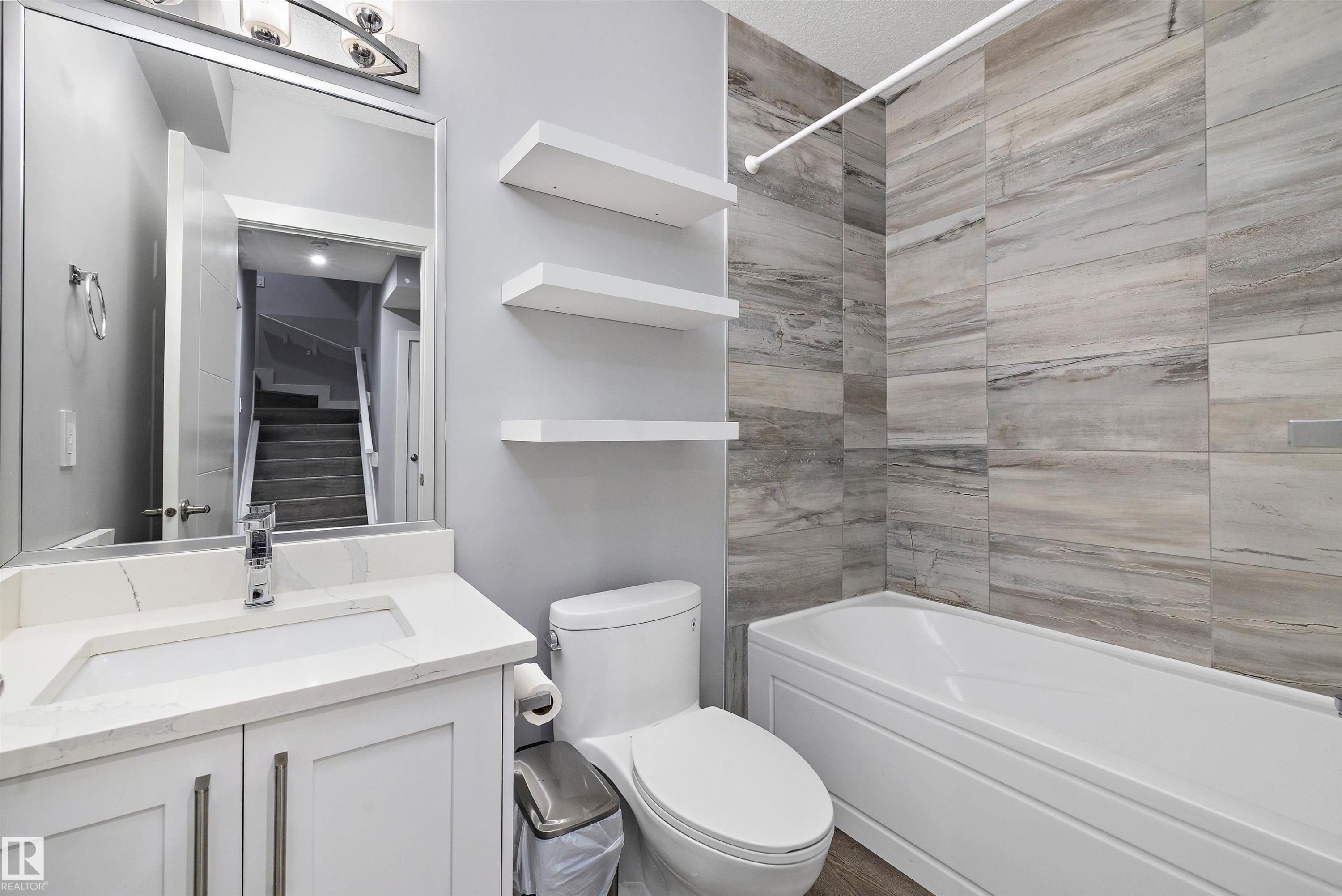 3380 Chickadee Drive, Edmonton, AB - Indoor Photo Showing Bathroom