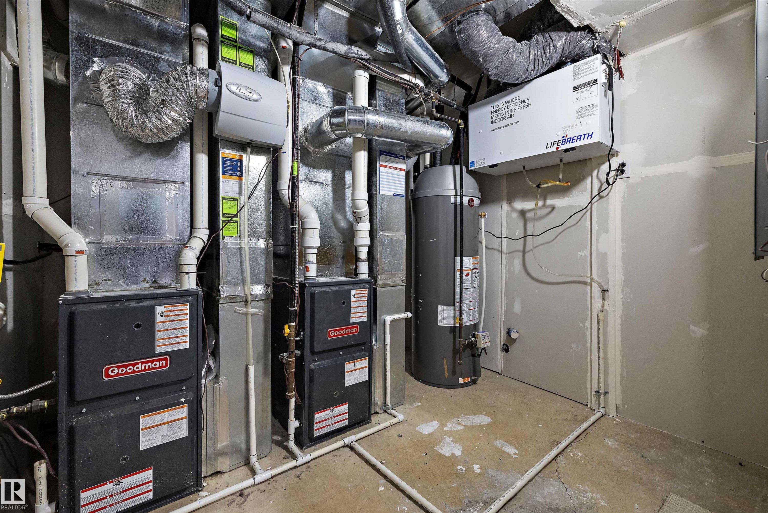 3380 Chickadee Drive, Edmonton, AB - Indoor Photo Showing Basement