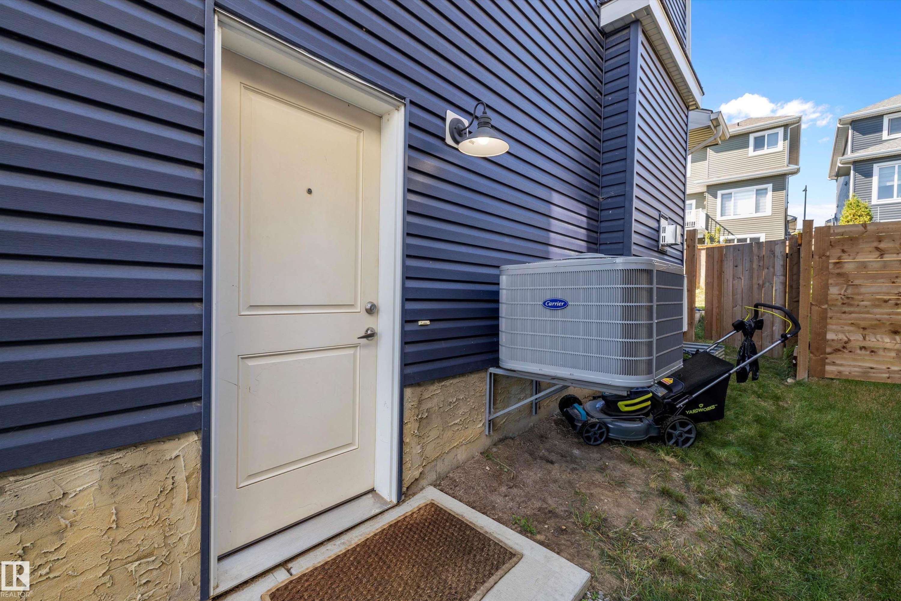 3380 Chickadee Drive, Edmonton, AB - Outdoor With Exterior