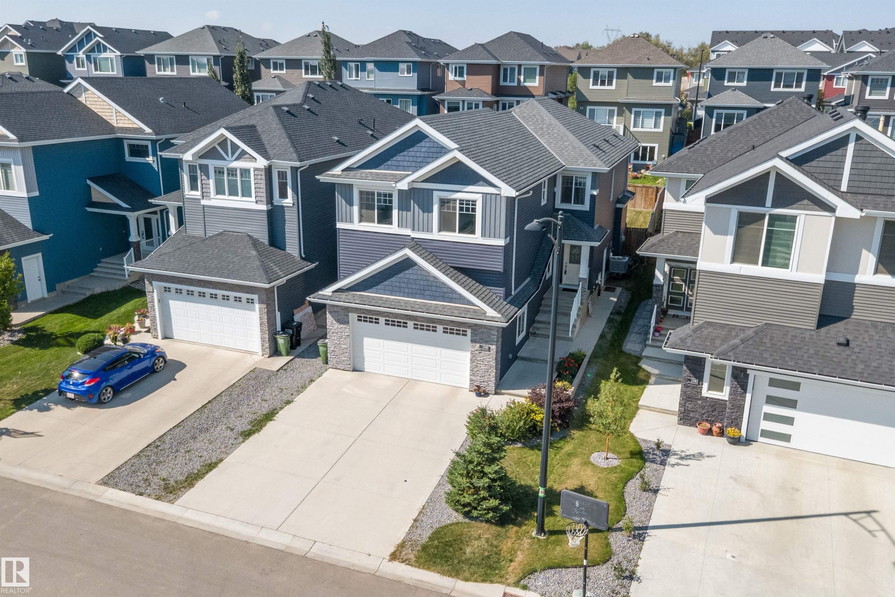 3380 Chickadee Drive, Edmonton, AB - Outdoor With Facade