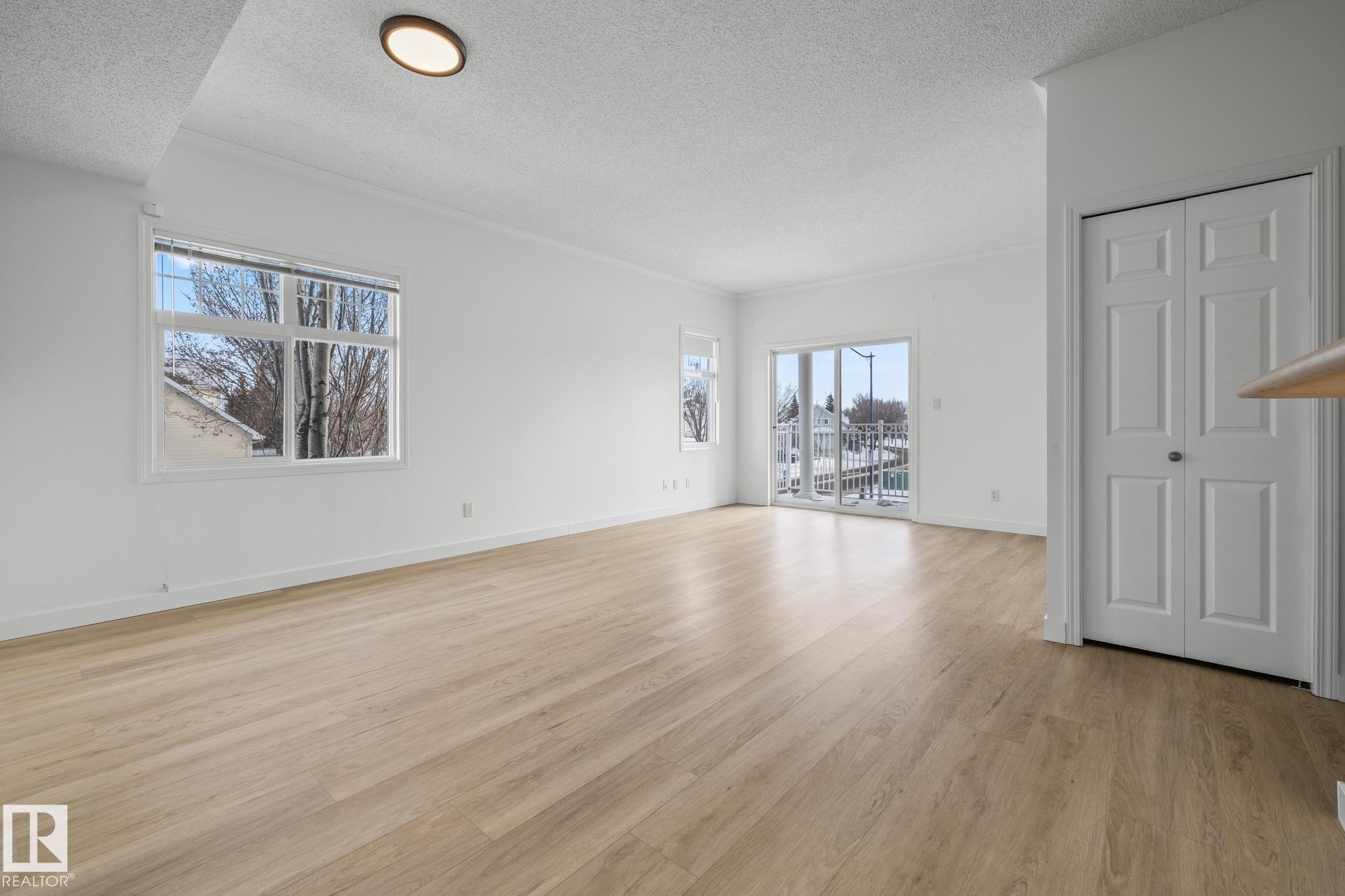 2 1179 Summerside Drive, Edmonton, AB - Indoor