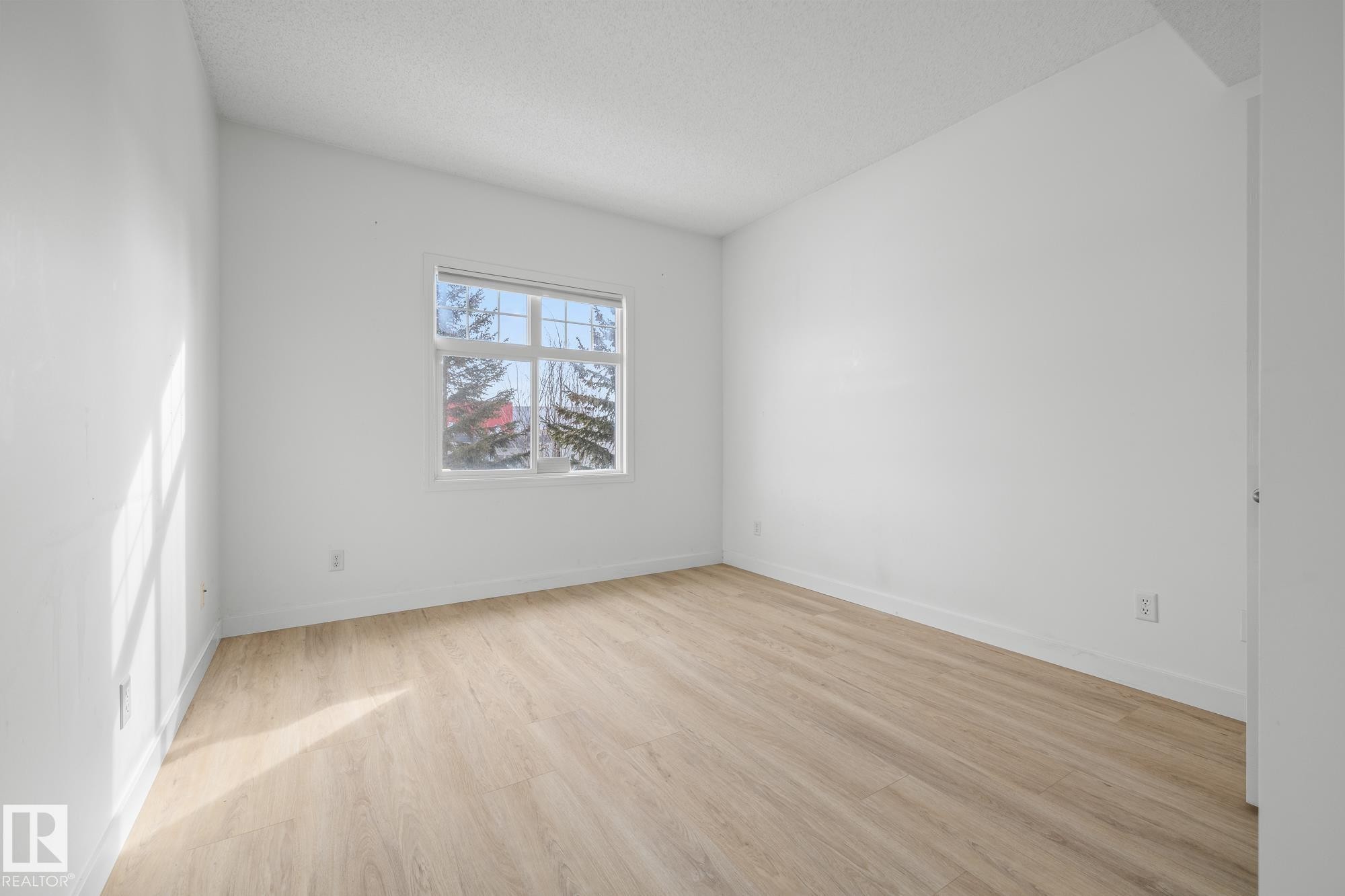 2 1179 Summerside Drive, Edmonton, AB - Indoor Photo Showing Other Room