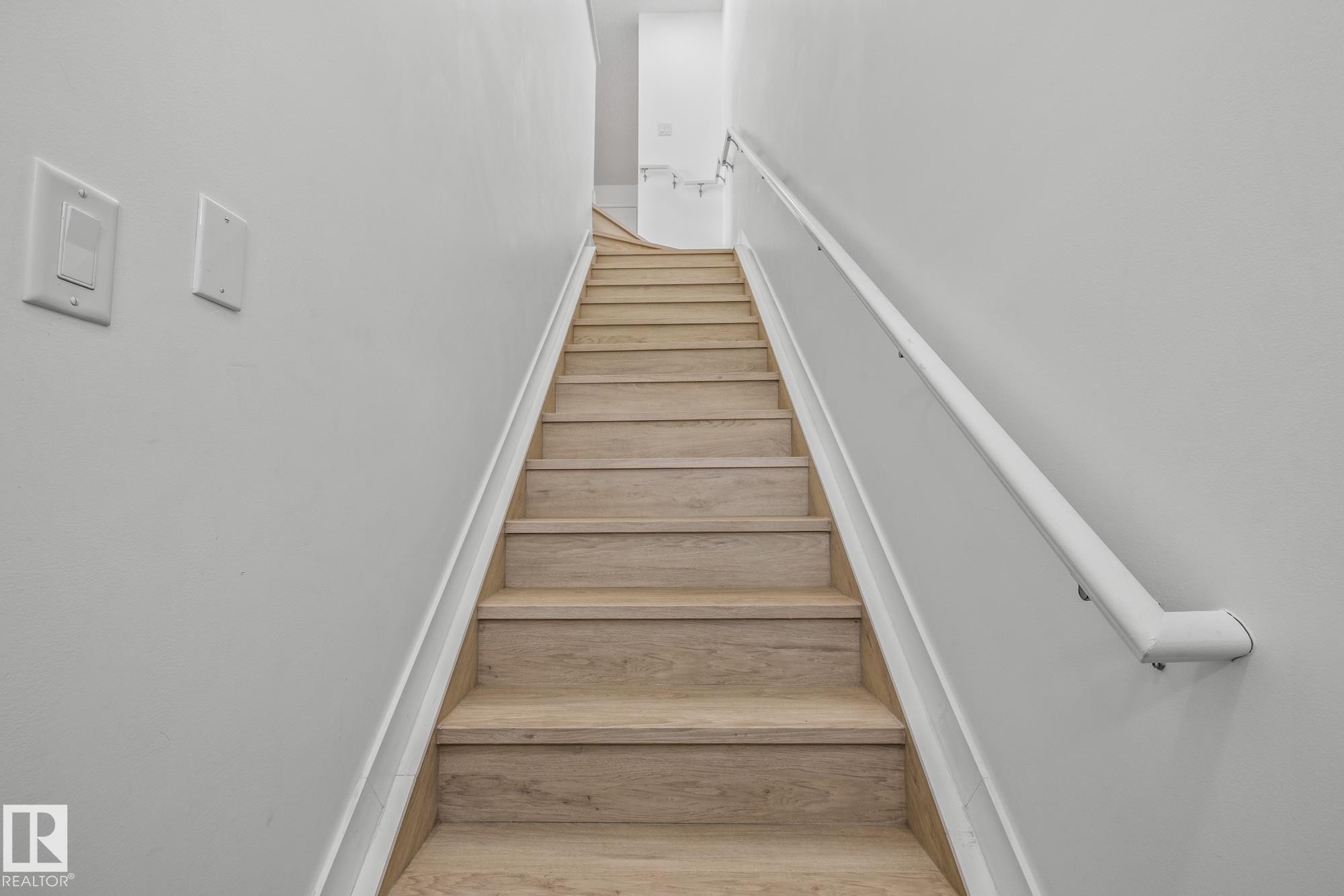 2 1179 Summerside Drive, Edmonton, AB - Indoor Photo Showing Other Room