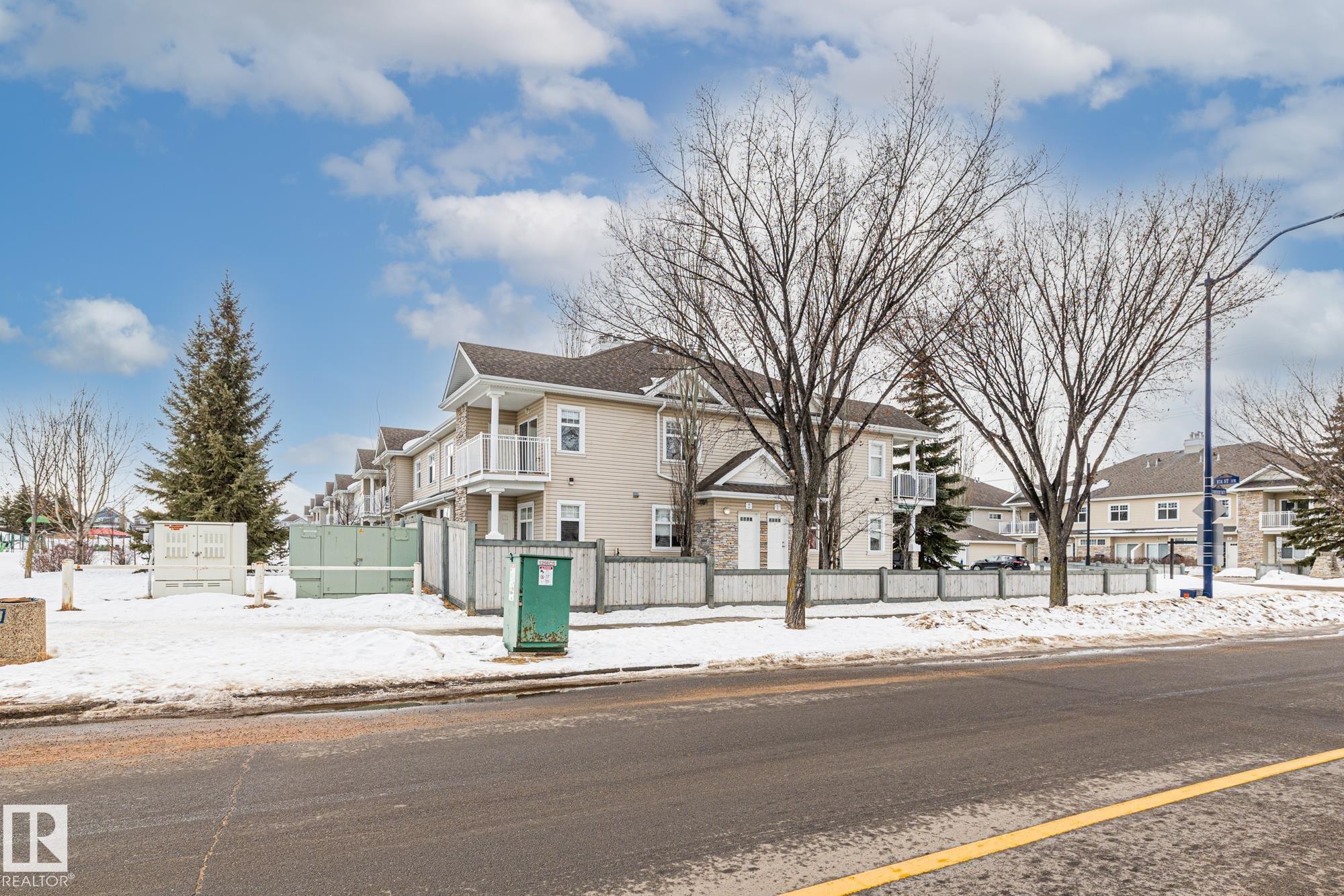 2 1179 Summerside Drive, Edmonton, AB - Outdoor