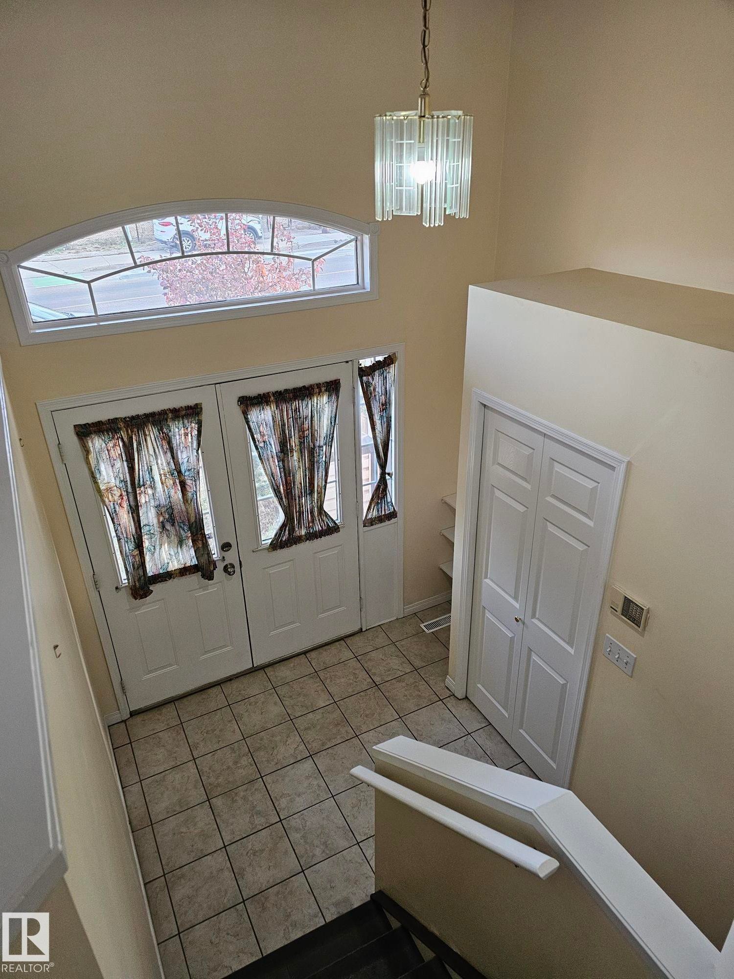 Edmonton, AB - Indoor Photo Showing Other Room