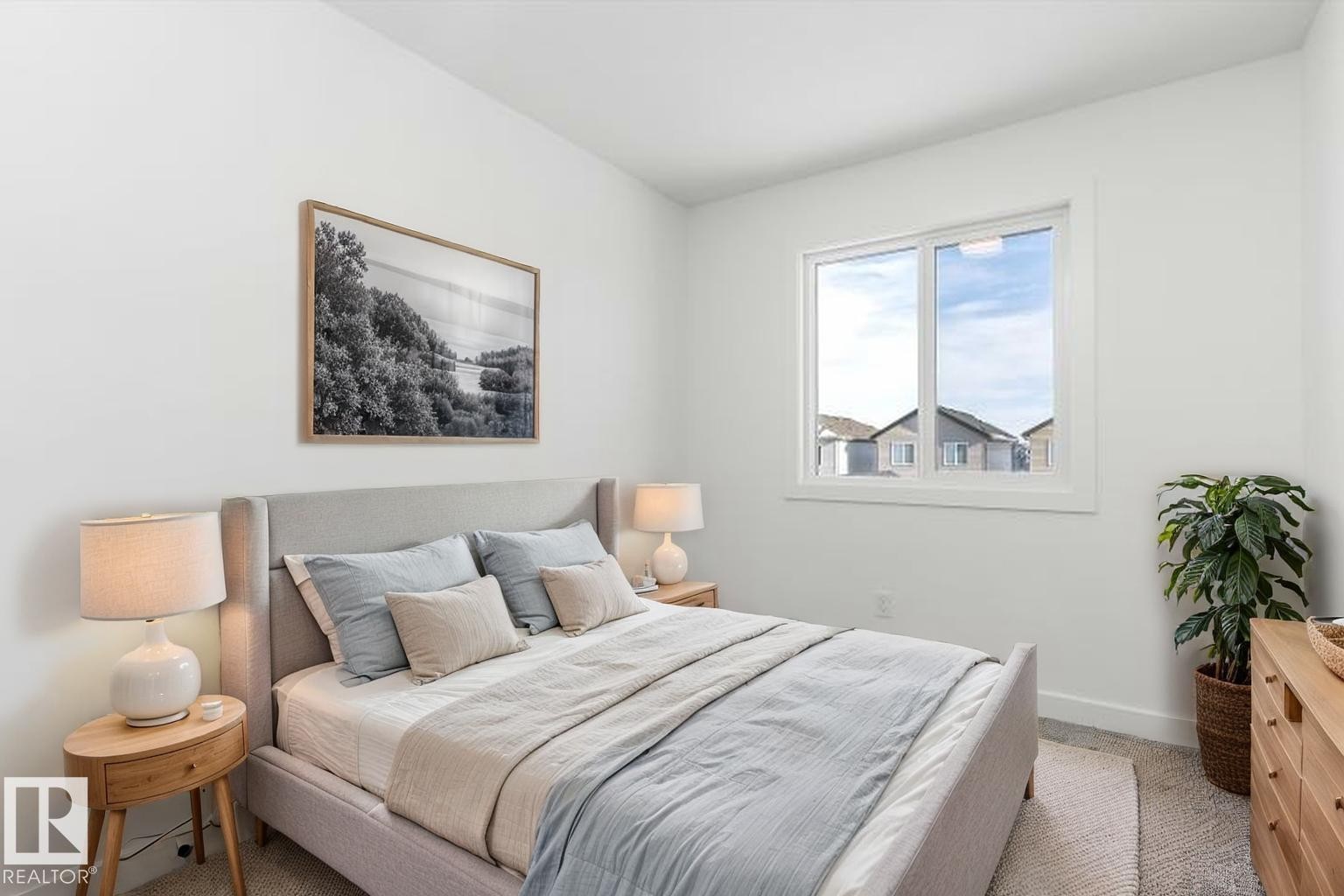 1008 14 Avenue, Edmonton, AB - Indoor Photo Showing Bedroom