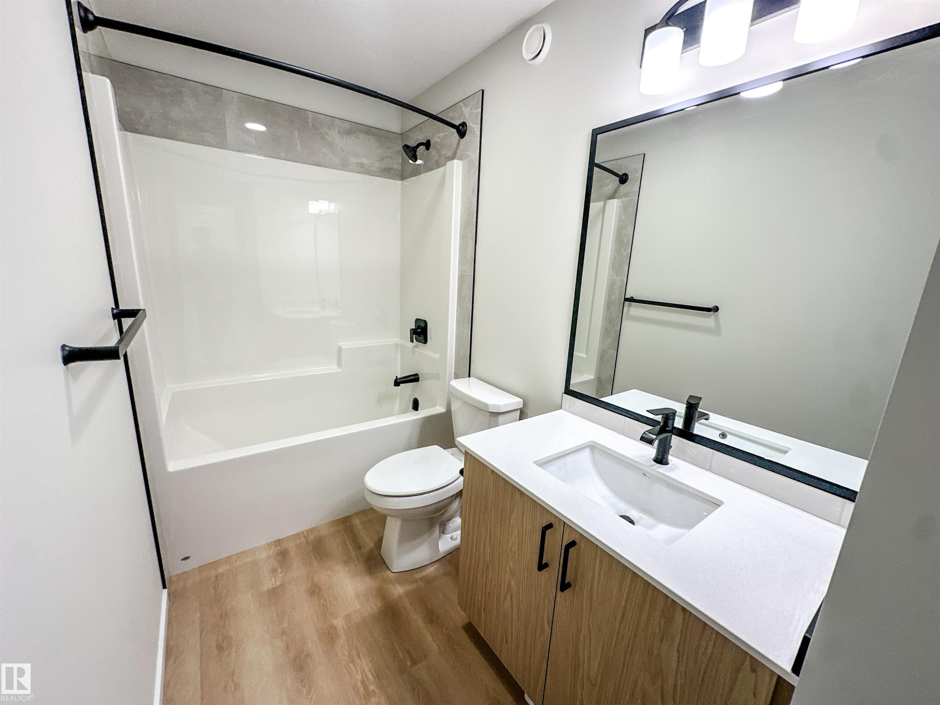 107 Brickyard Drive, Stony Plain, AB - Indoor Photo Showing Bathroom