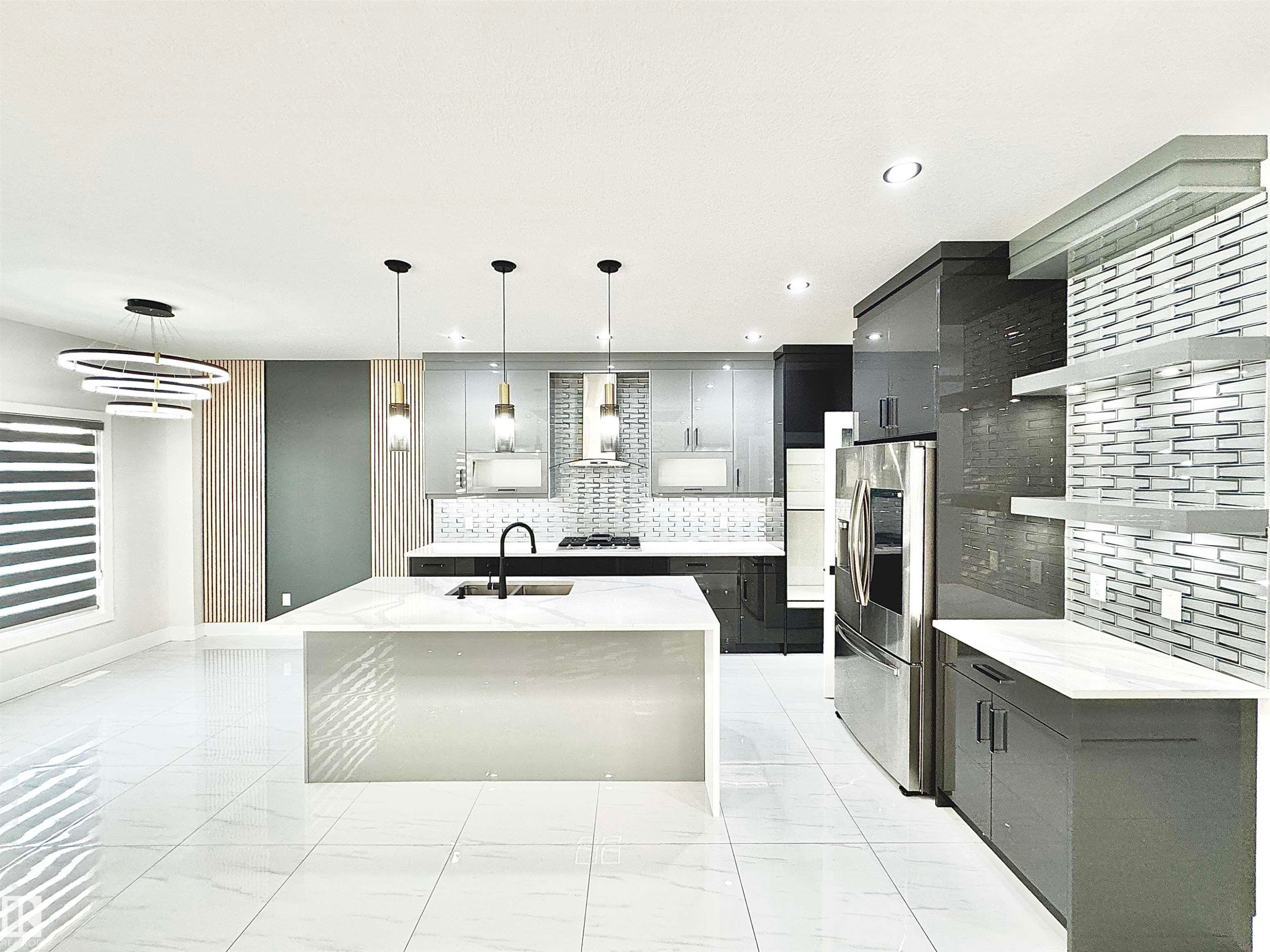 1836 22 Street, Edmonton, AB - Indoor Photo Showing Kitchen With Upgraded Kitchen