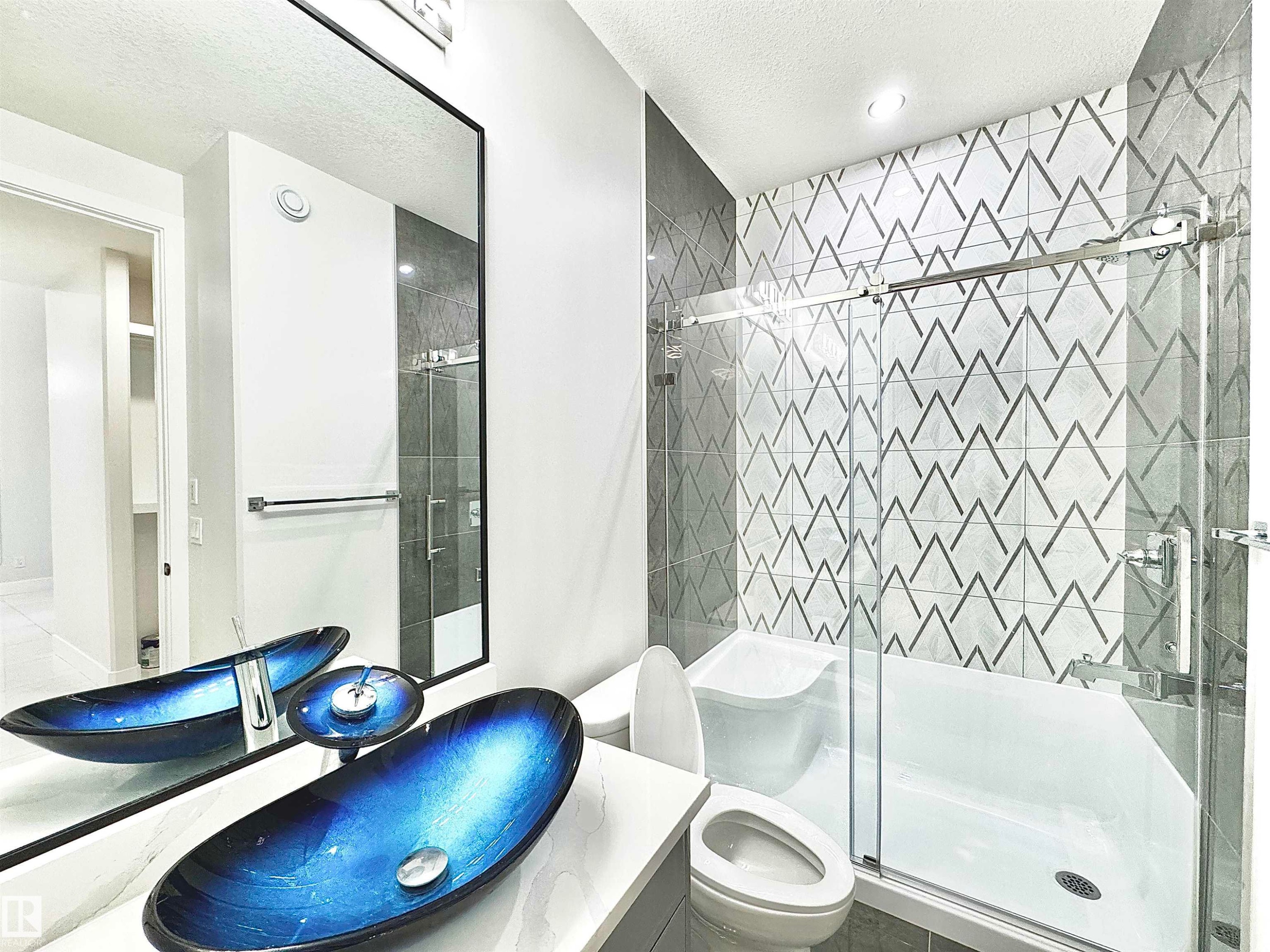 1836 22 Street, Edmonton, AB - Indoor Photo Showing Bathroom