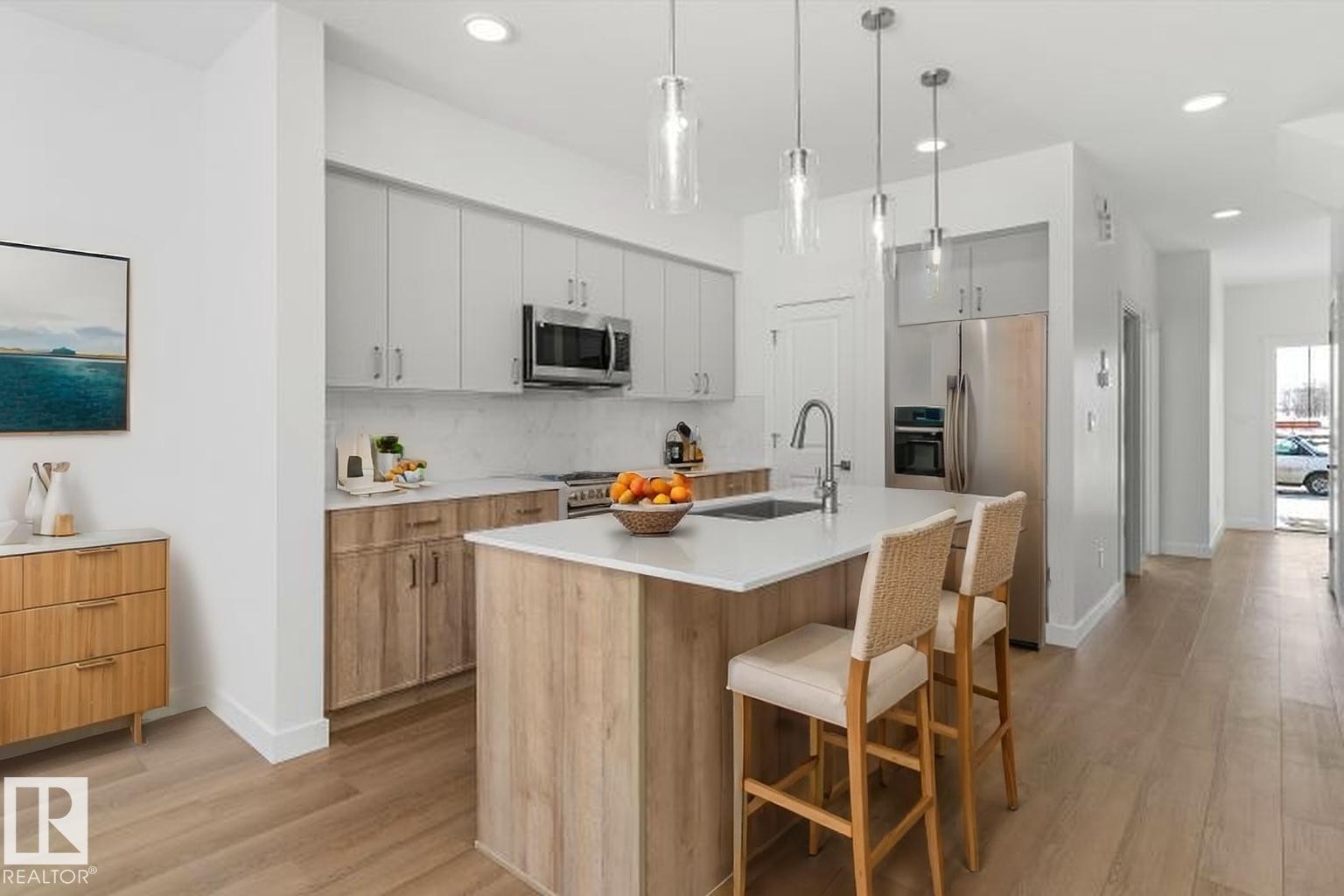 1020 14 Avenue Nw, Edmonton, AB - Indoor Photo Showing Kitchen With Upgraded Kitchen