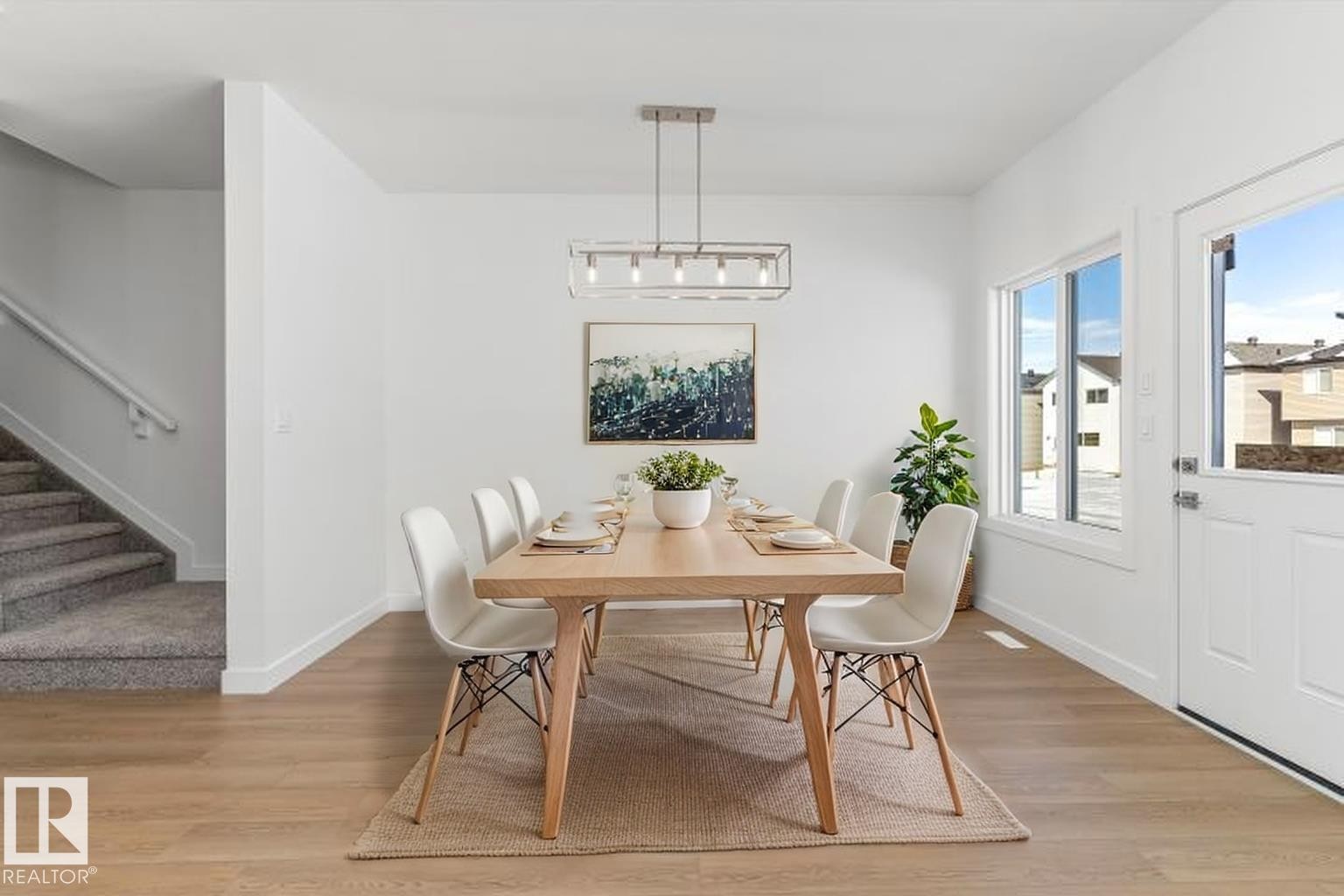 1020 14 Avenue Nw, Edmonton, AB - Indoor Photo Showing Dining Room
