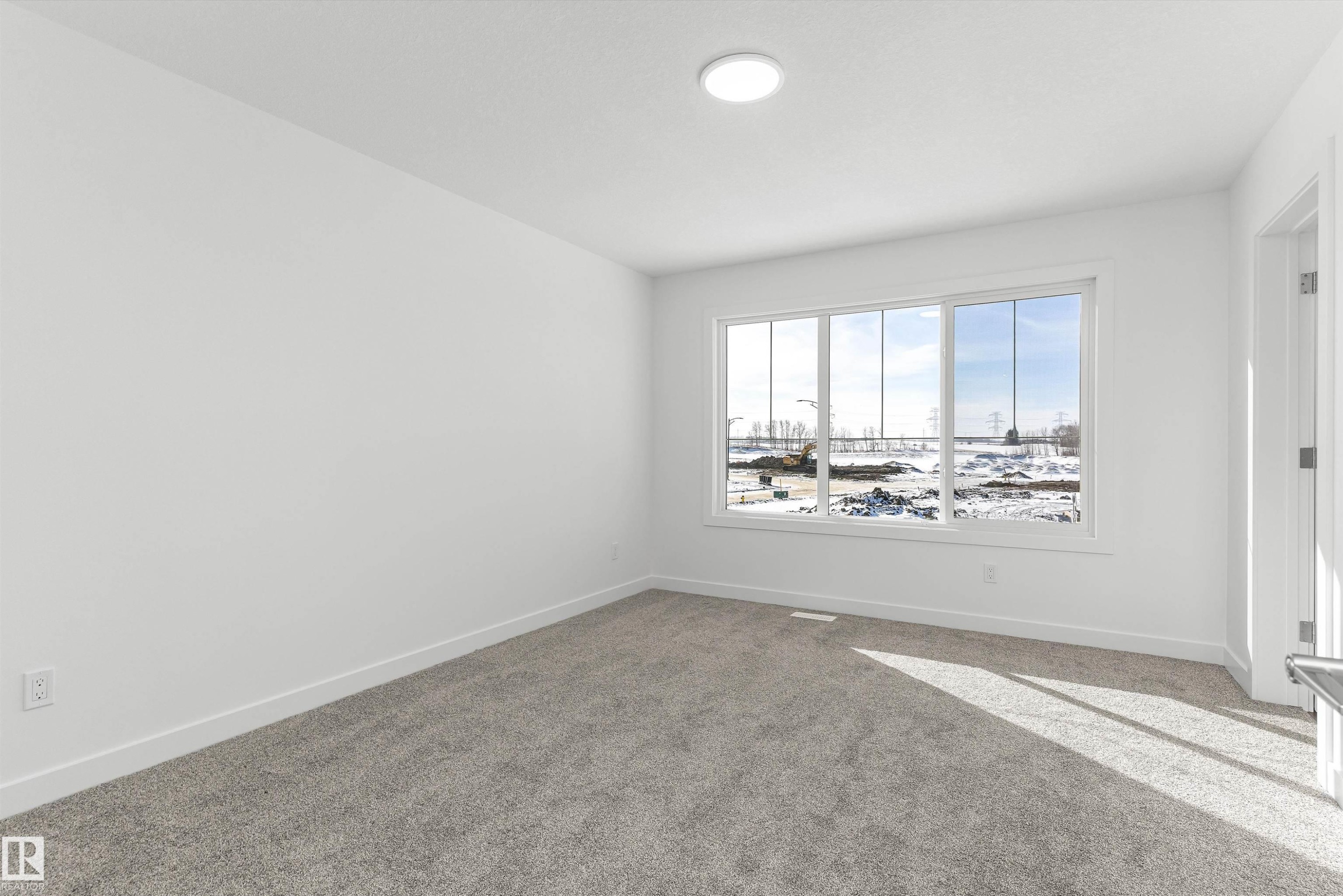 1020 14 Avenue Nw, Edmonton, AB - Indoor Photo Showing Other Room