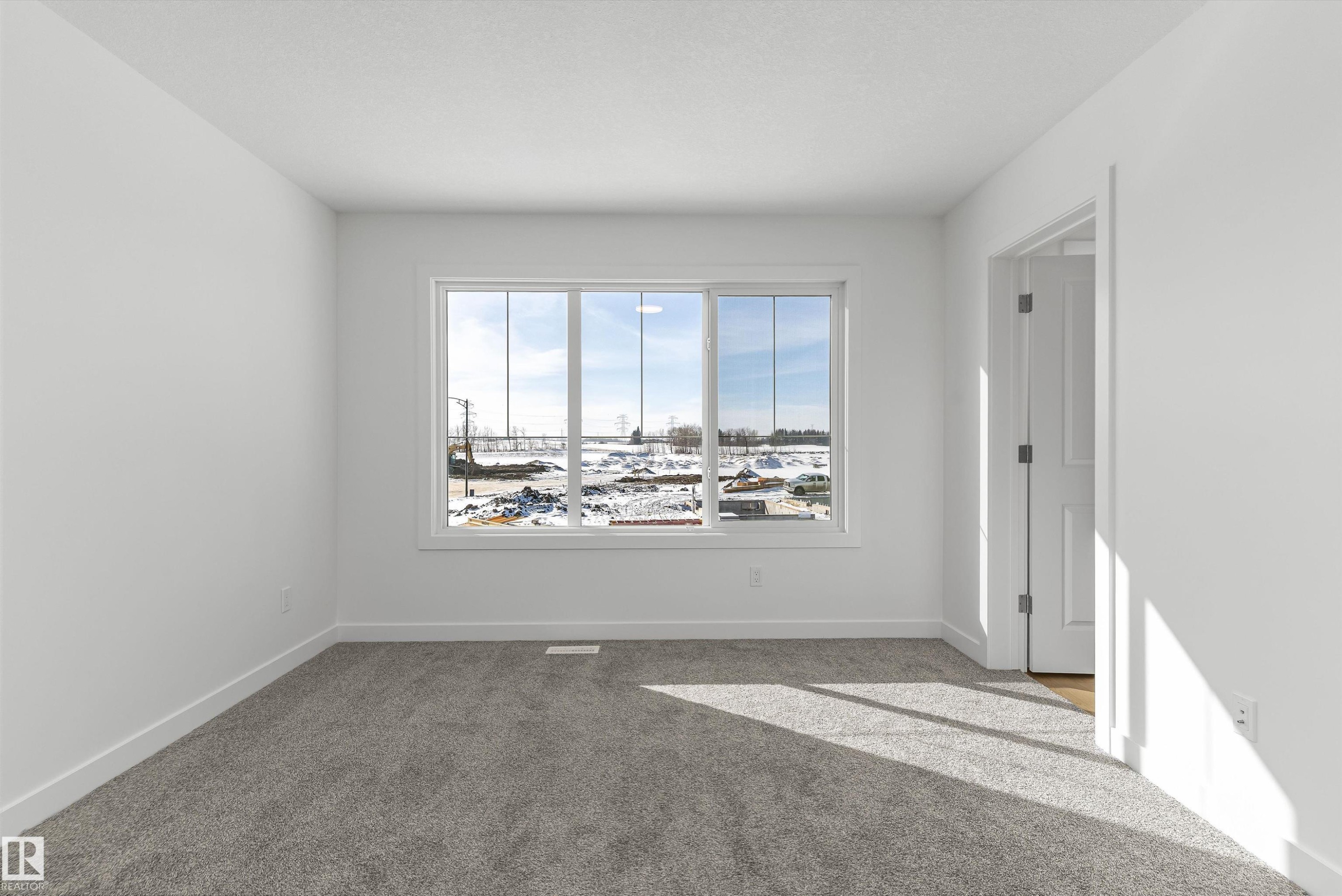 1020 14 Avenue Nw, Edmonton, AB - Indoor Photo Showing Other Room