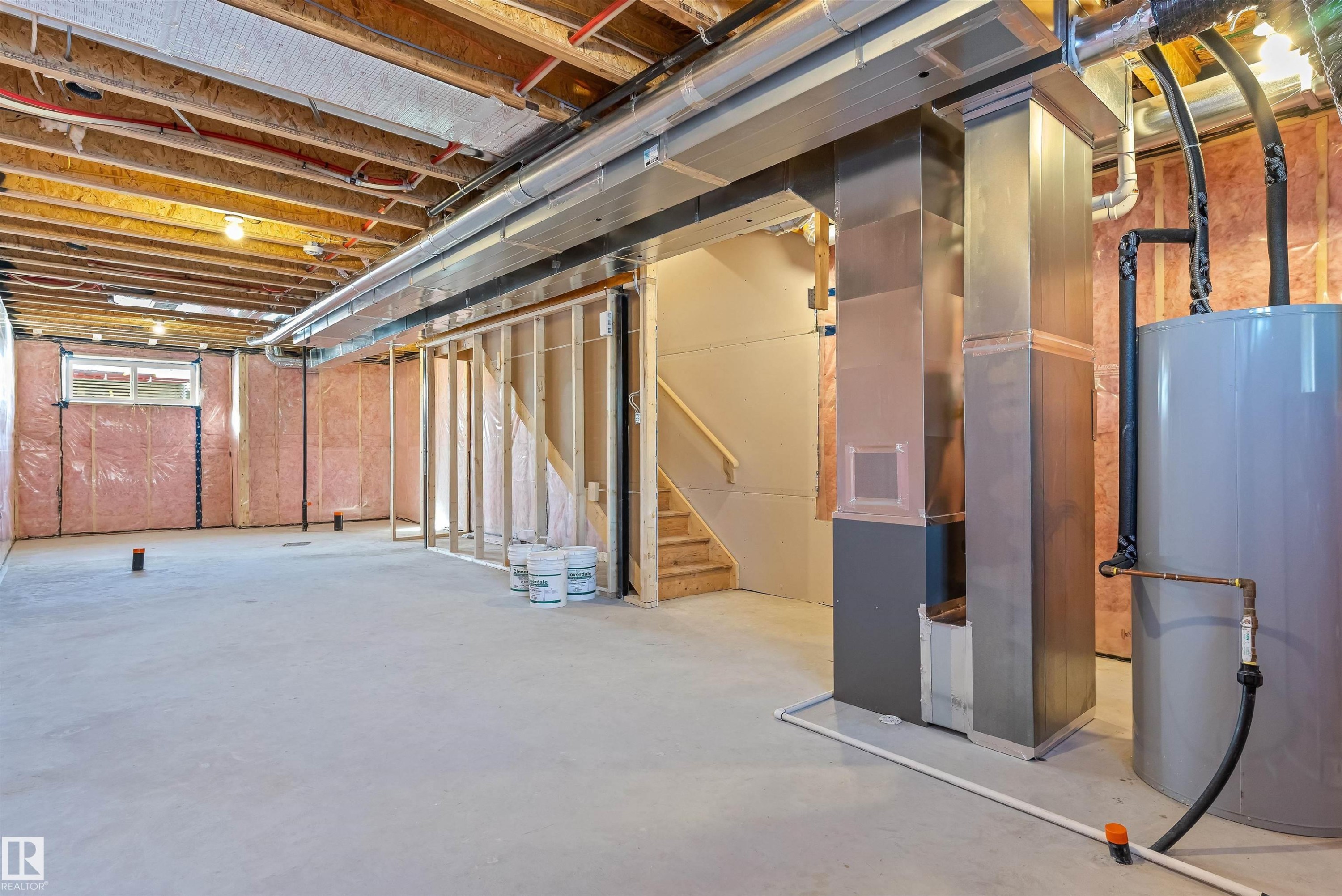 1020 14 Avenue Nw, Edmonton, AB - Indoor Photo Showing Basement