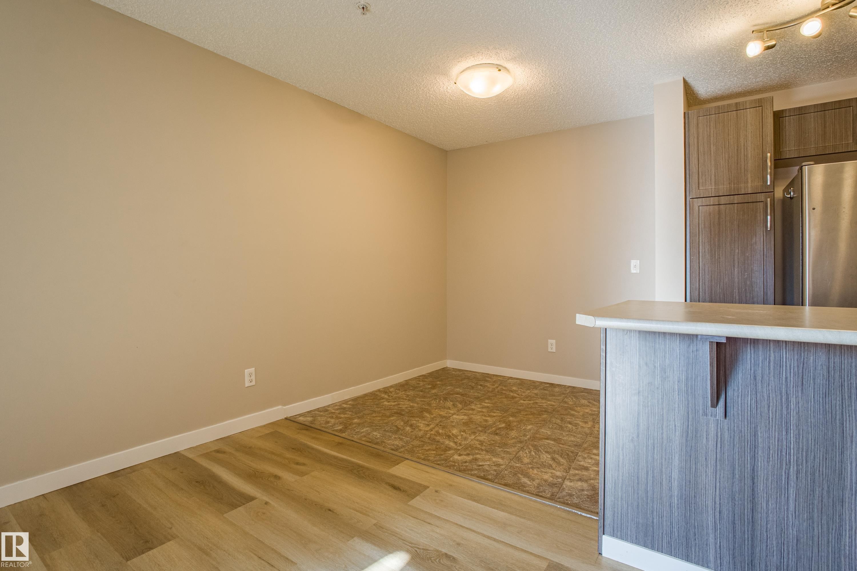 211 1820 Rutherford Road, Edmonton, AB - Indoor Photo Showing Other Room