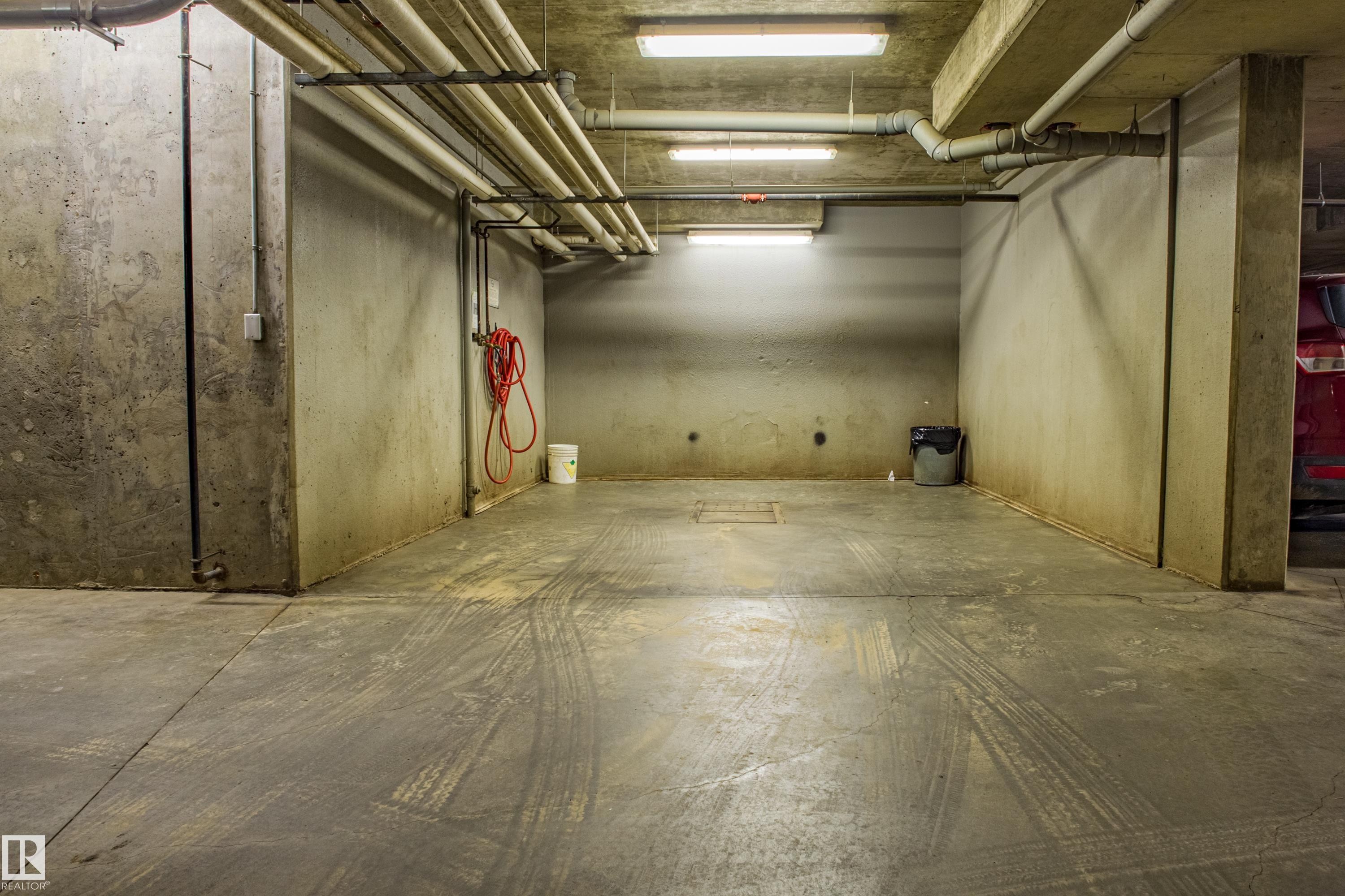 211 1820 Rutherford Road, Edmonton, AB - Indoor Photo Showing Garage
