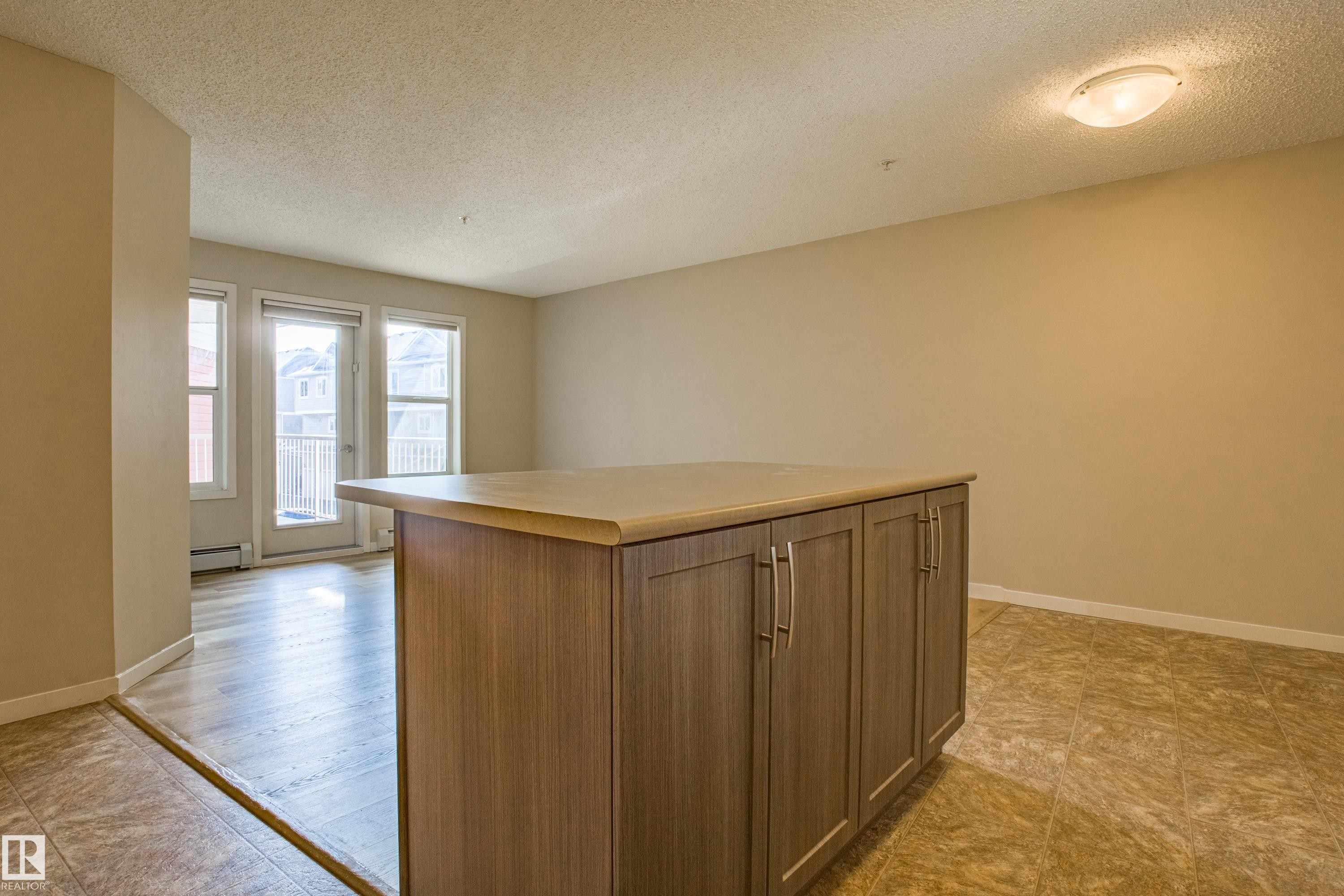 211 1820 Rutherford Road, Edmonton, AB - Indoor Photo Showing Other Room