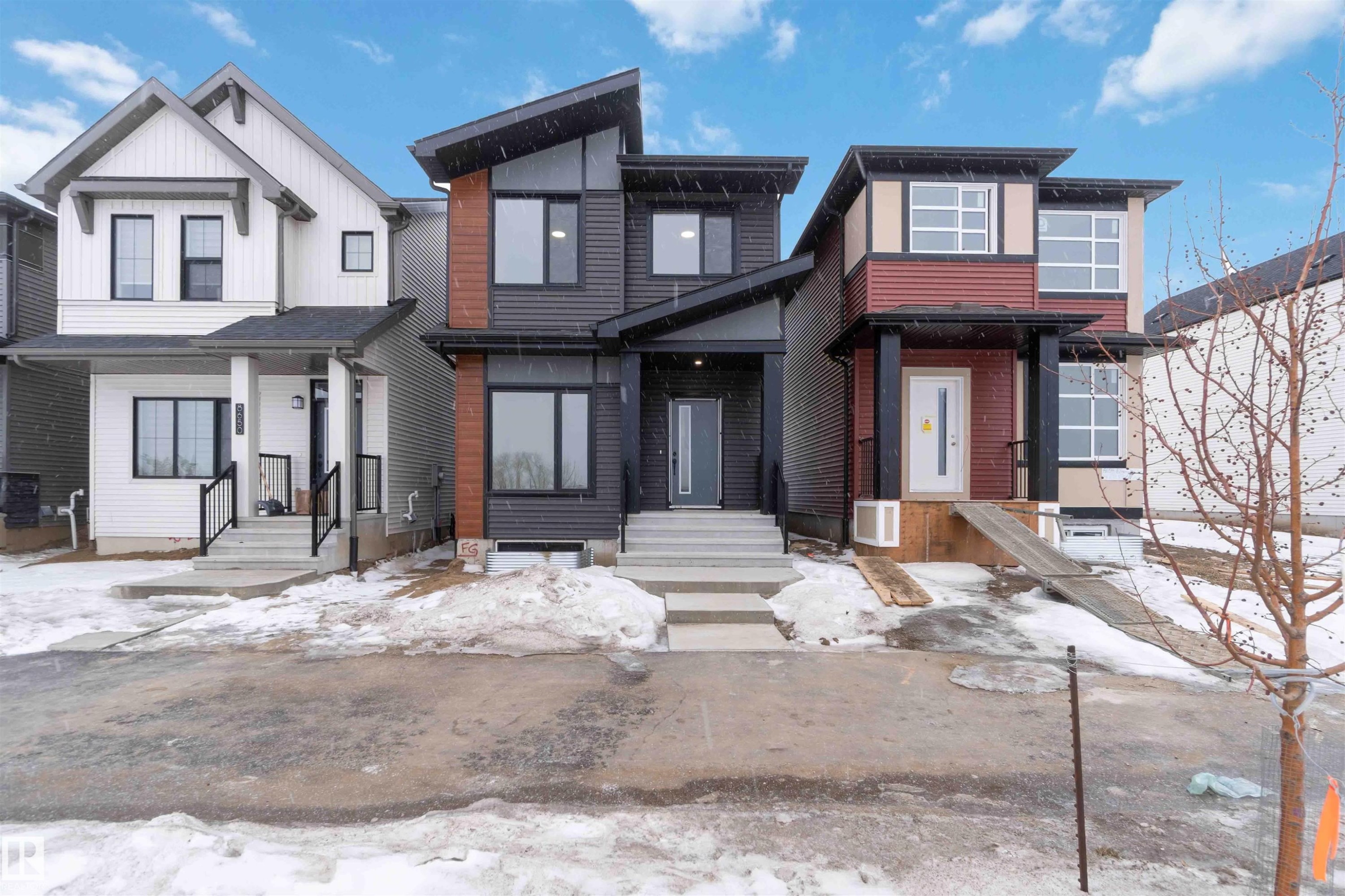 View of contemporary home - 8652 Edgemont Link, Edmonton, AB - Outdoor With Facade