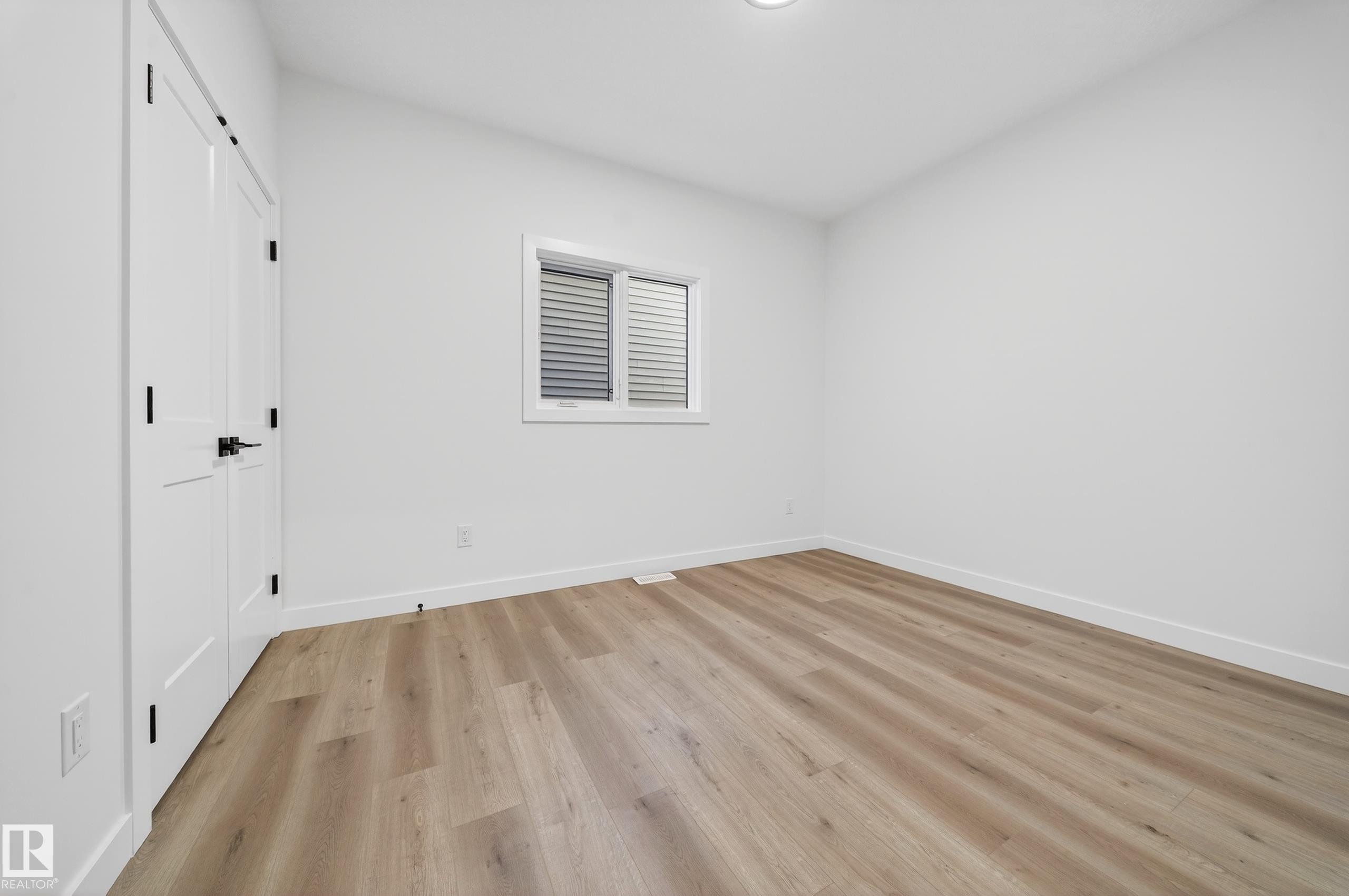 3325 Chickadee Drive, Edmonton, AB - Indoor Photo Showing Other Room