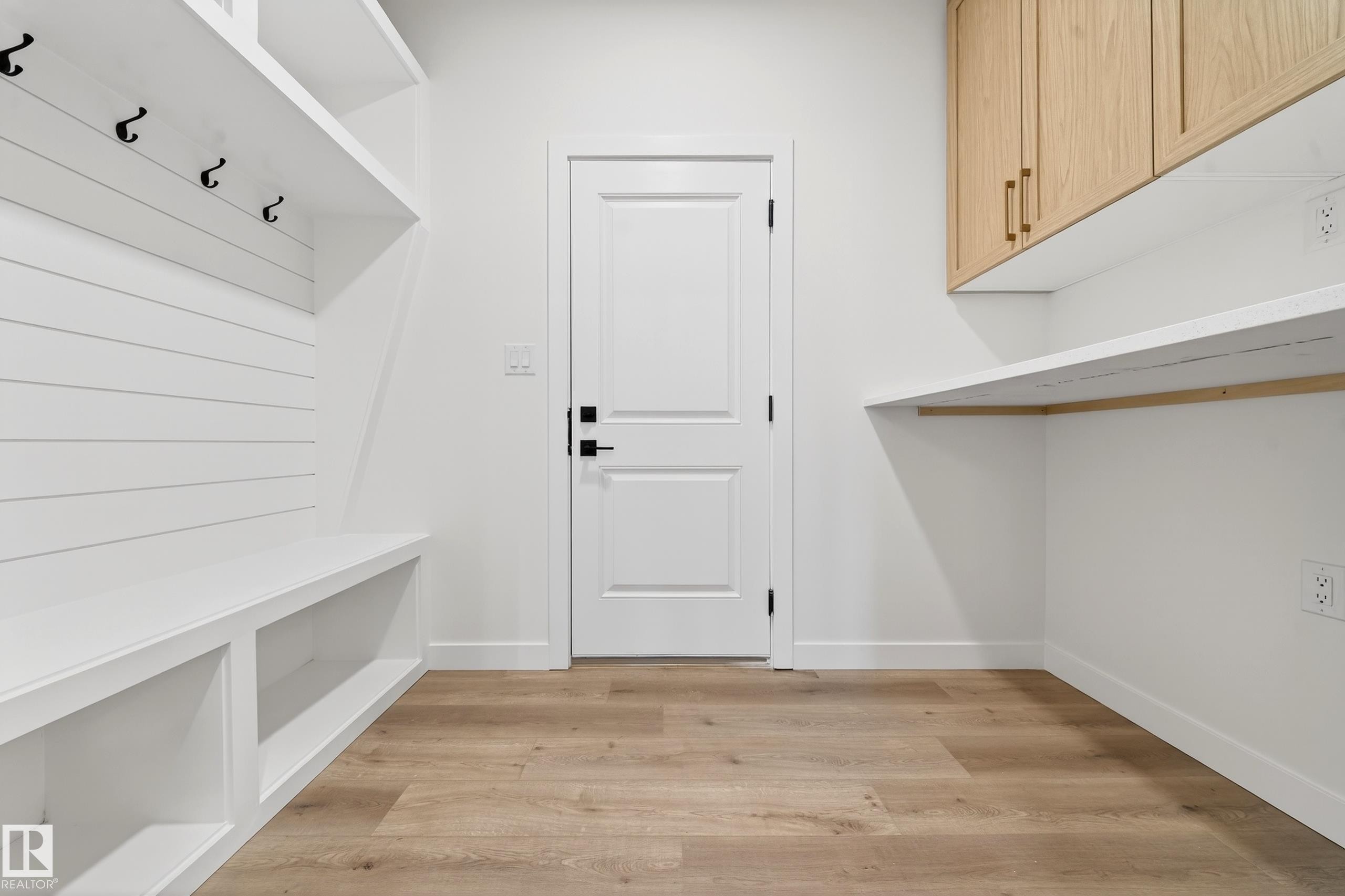 3325 Chickadee Drive, Edmonton, AB - Indoor