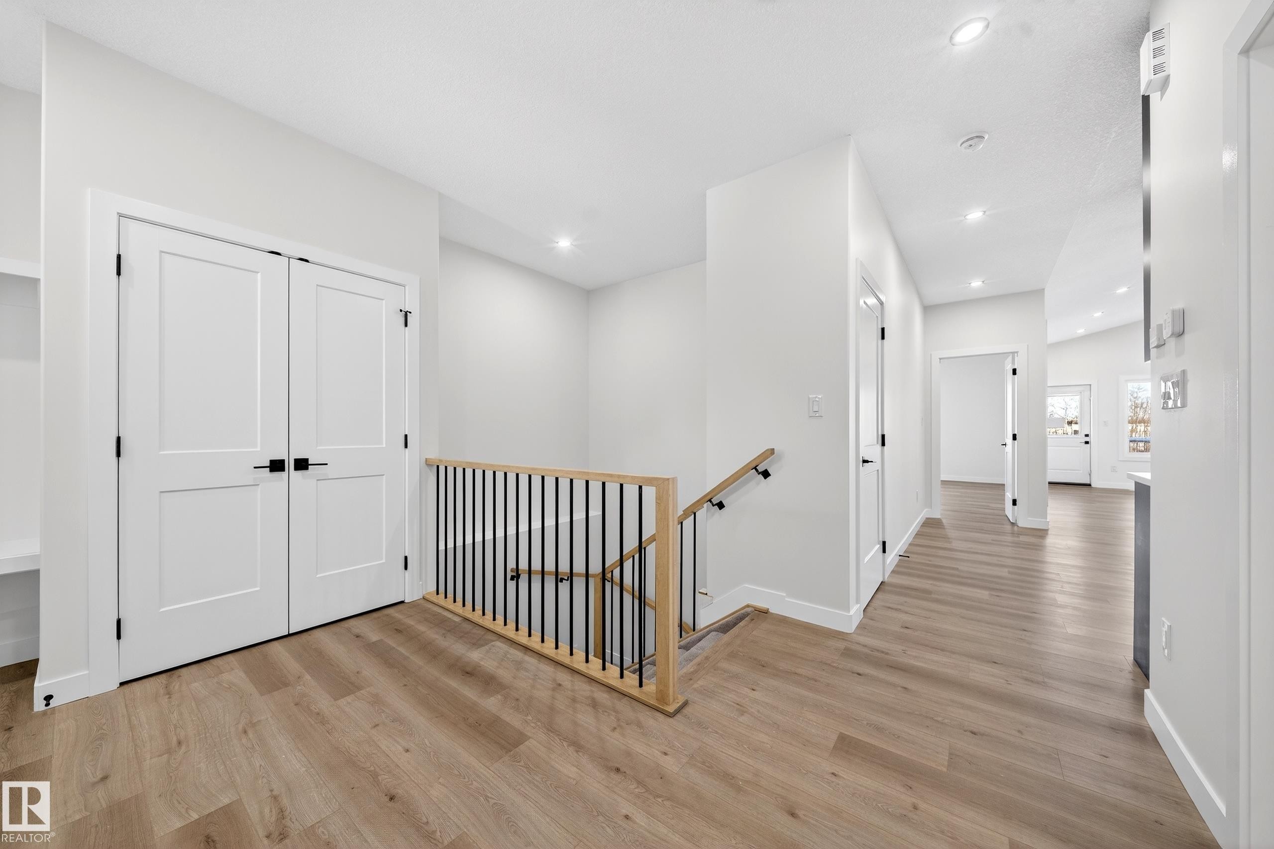 3325 Chickadee Drive, Edmonton, AB - Indoor Photo Showing Other Room