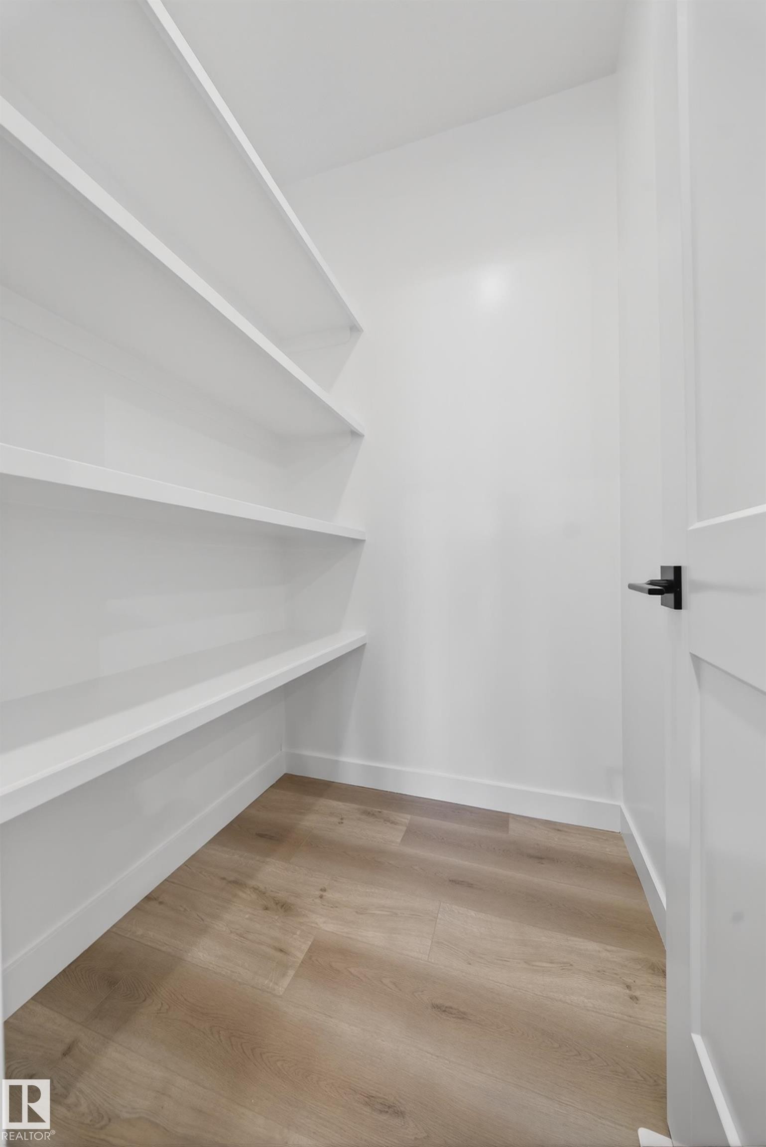 3325 Chickadee Drive, Edmonton, AB - Indoor With Storage