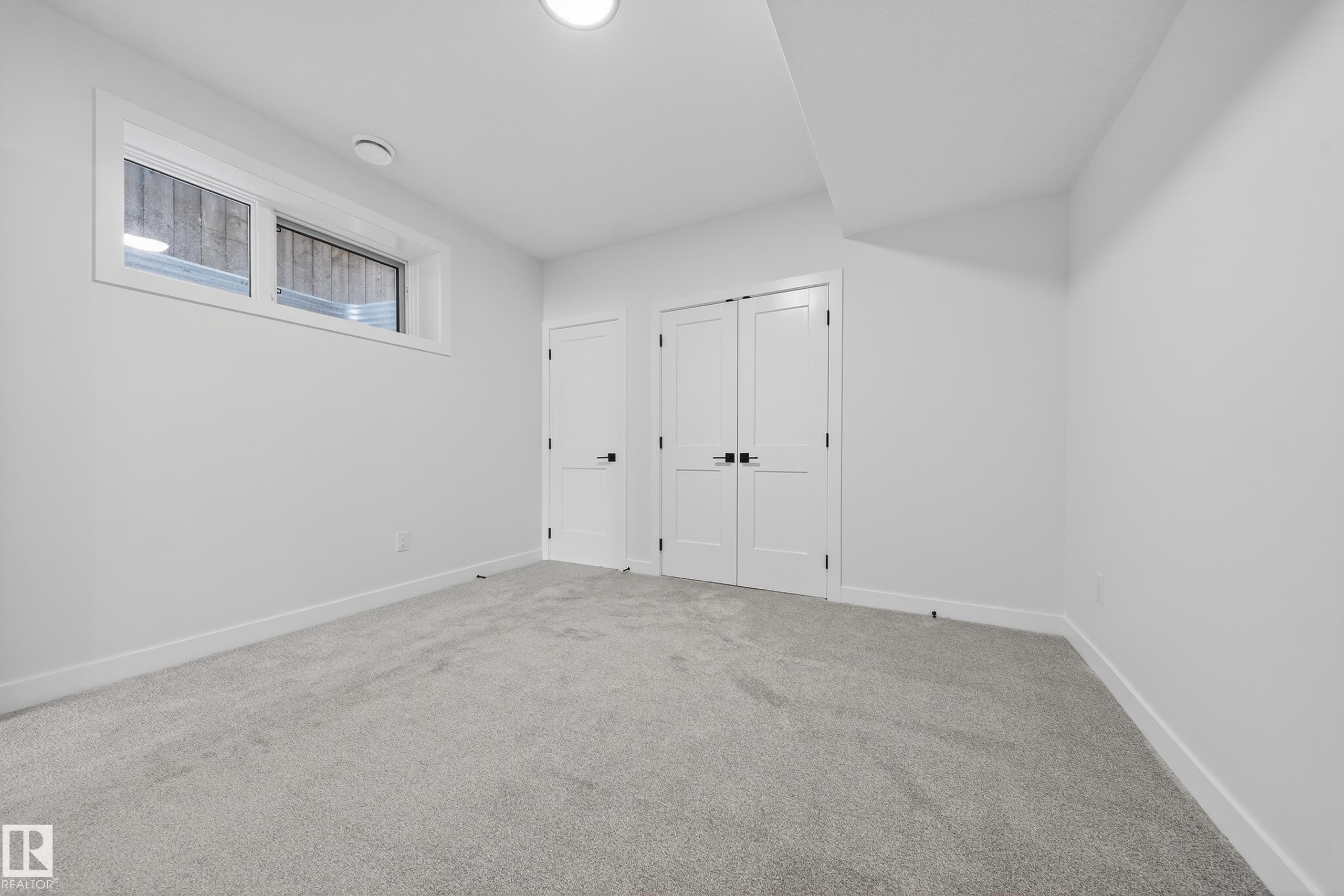 3325 Chickadee Drive, Edmonton, AB - Indoor Photo Showing Other Room