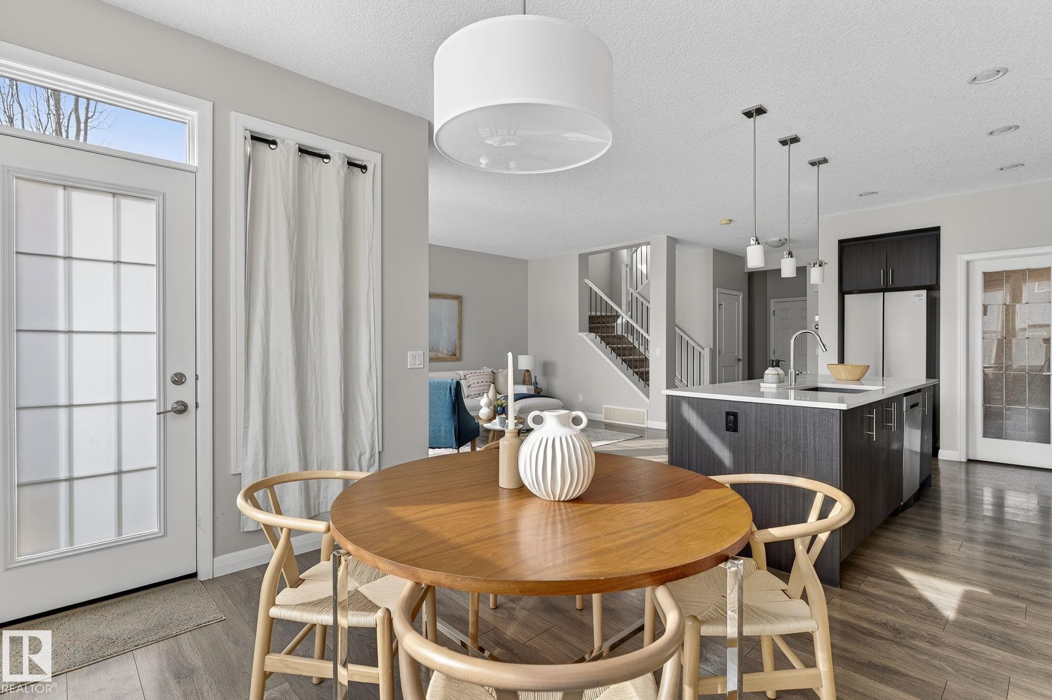 22921 94A Avenue, Edmonton, AB - Indoor Photo Showing Dining Room