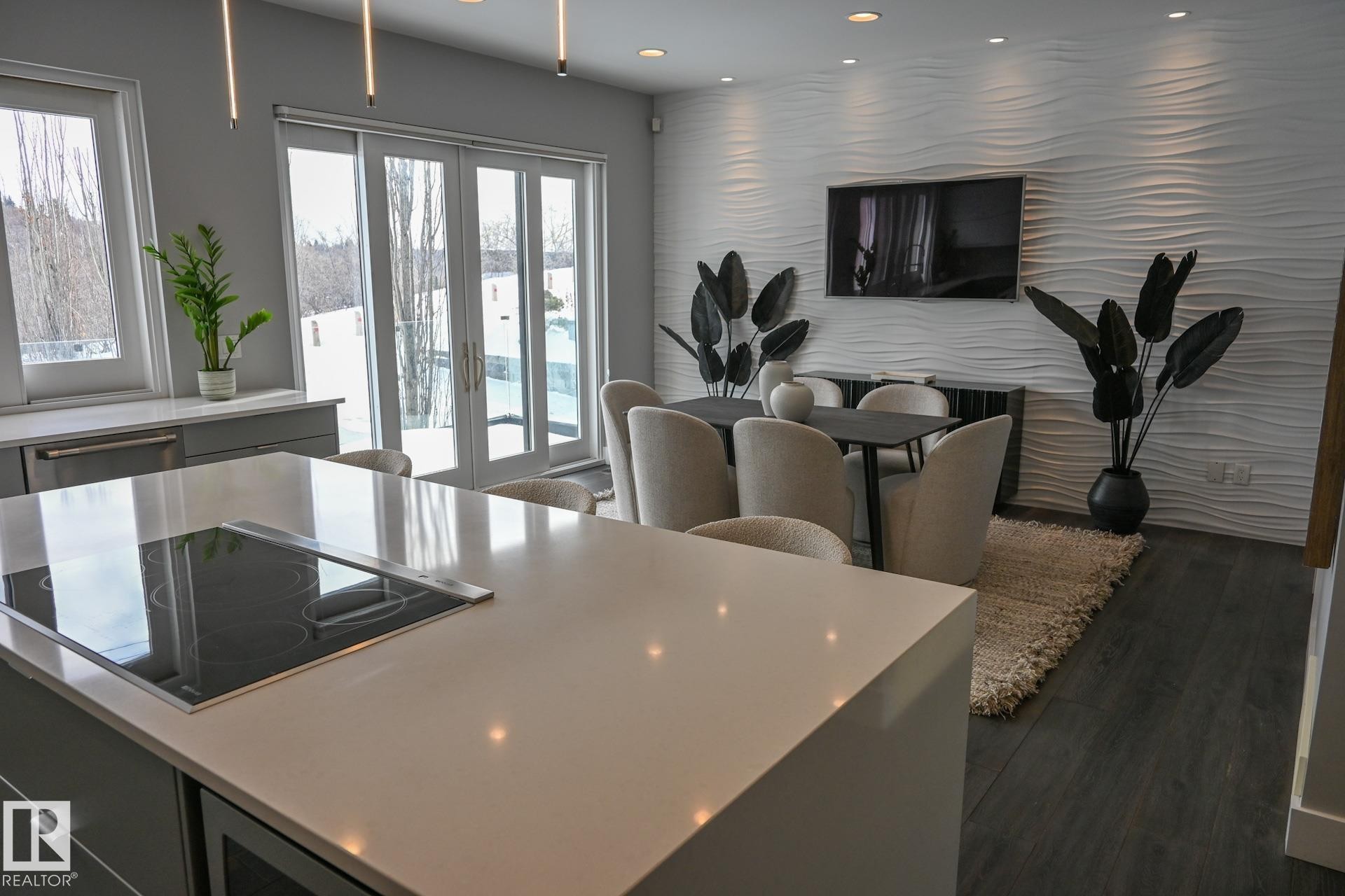 9509 99B Street, Edmonton, AB - Indoor Photo Showing Dining Room