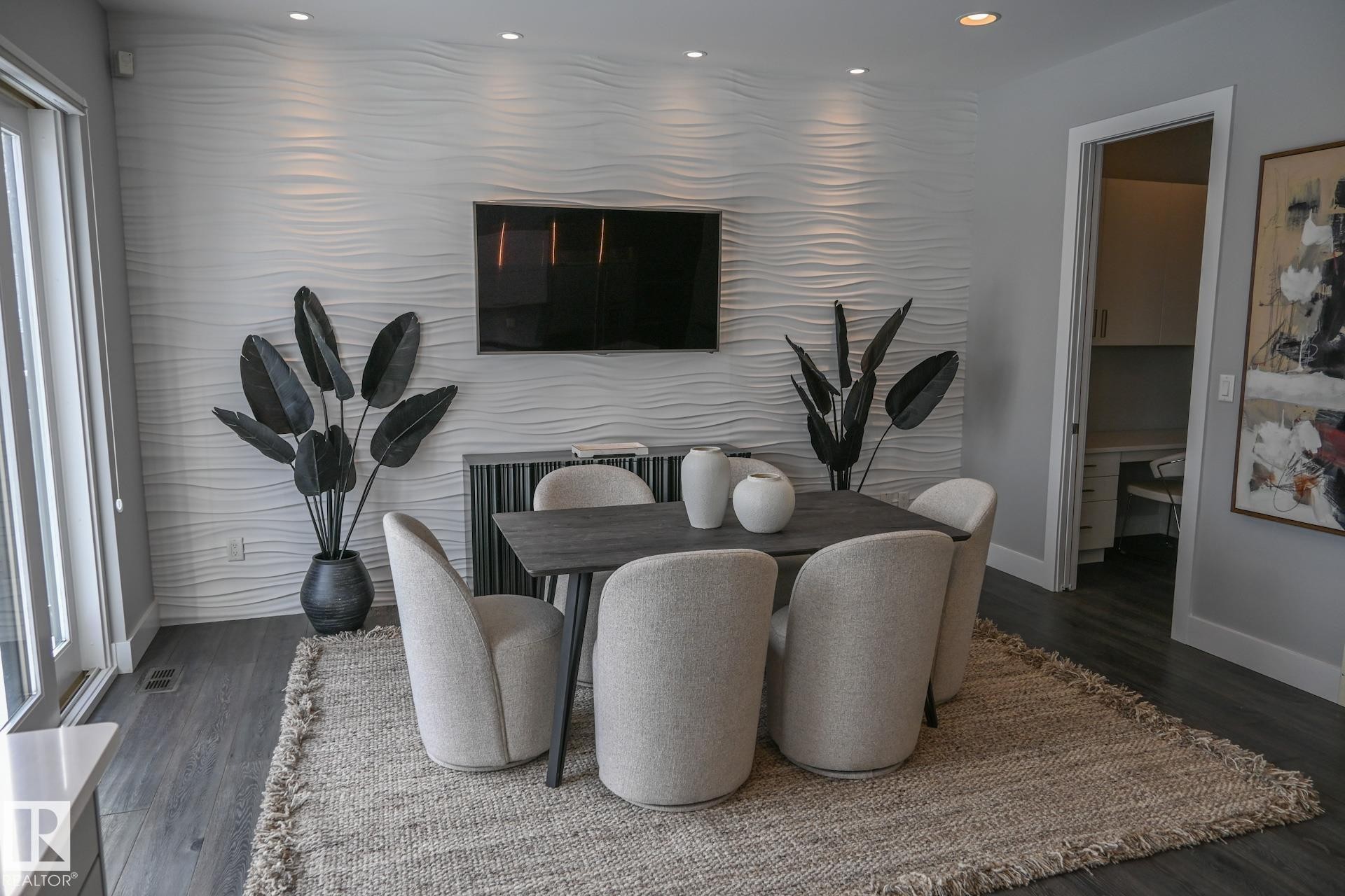 9509 99B Street, Edmonton, AB - Indoor Photo Showing Dining Room