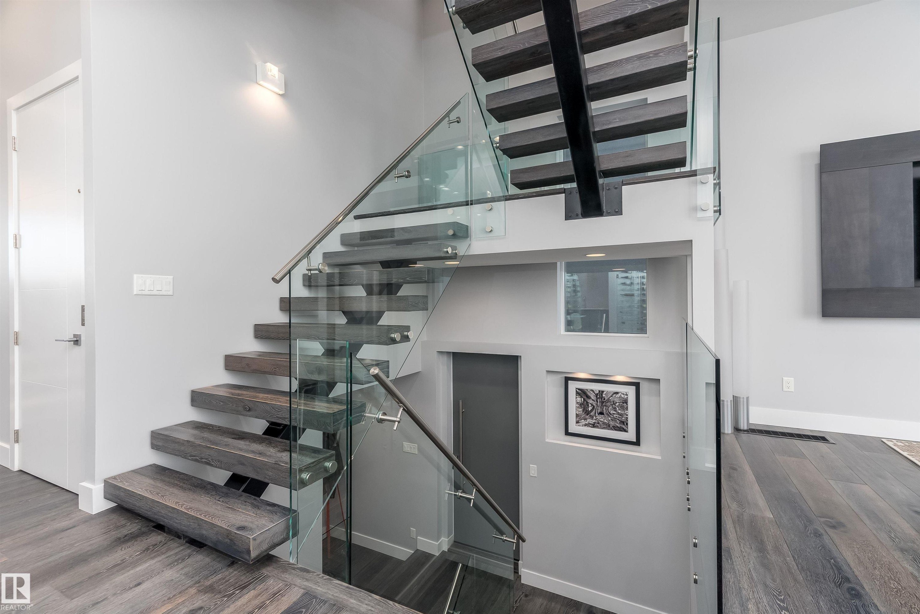 9509 99B Street, Edmonton, AB - Indoor Photo Showing Other Room