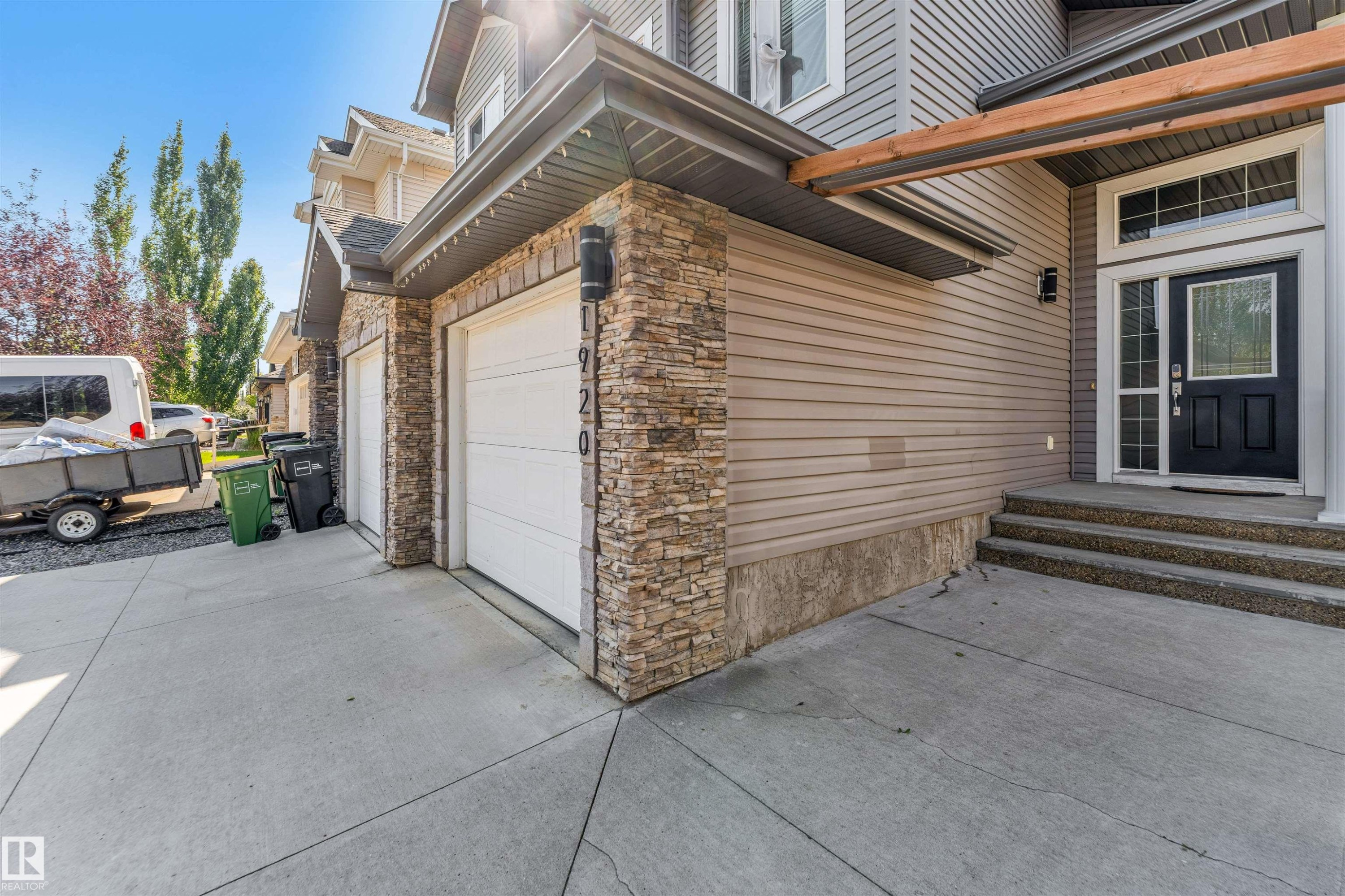 1920 69 St., Edmonton, AB - Outdoor