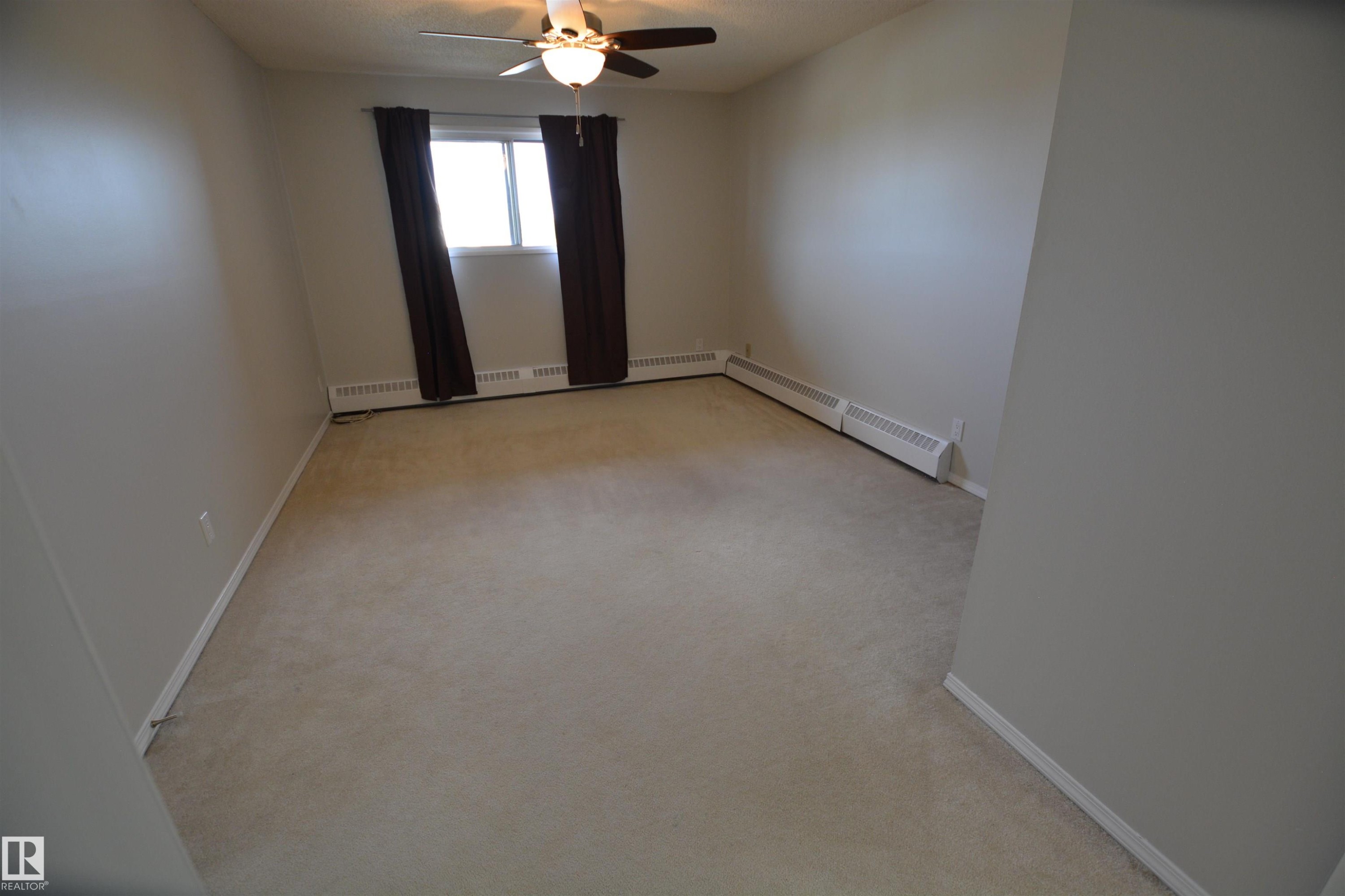 304 10511 19 Avenue, Edmonton, AB - Indoor Photo Showing Other Room