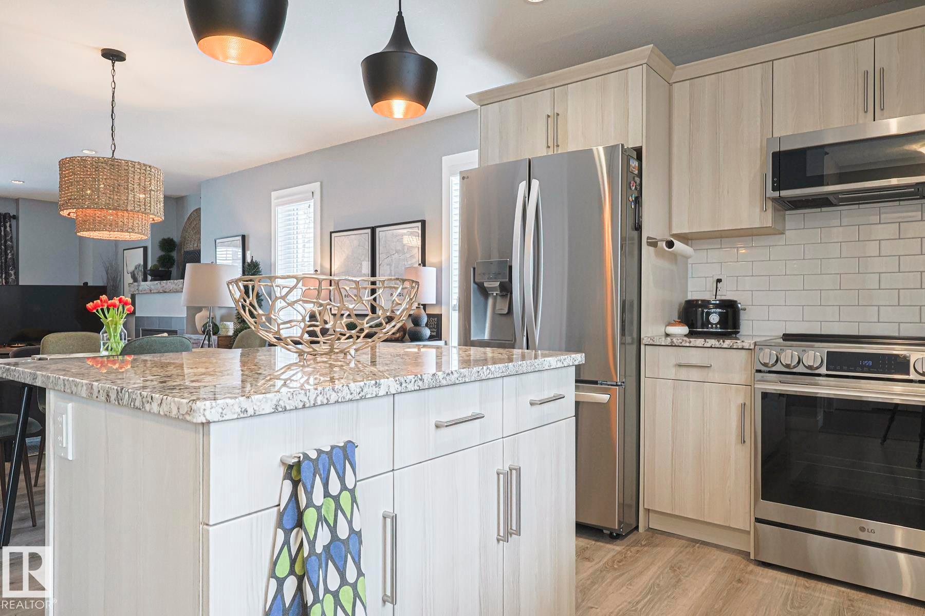 12209 103 Street, Edmonton, AB - Indoor Photo Showing Kitchen With Stainless Steel Kitchen With Upgraded Kitchen