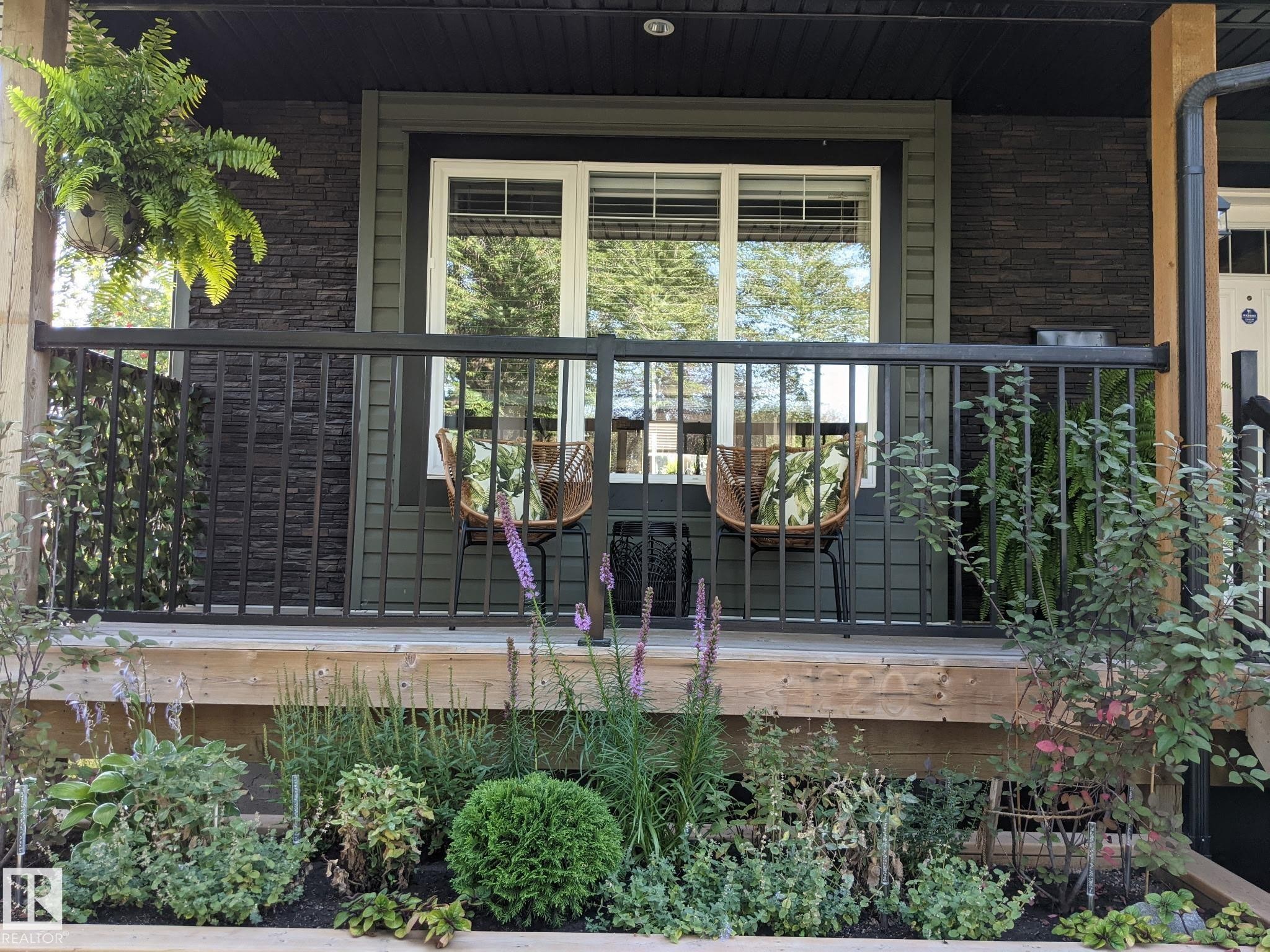 12209 103 Street, Edmonton, AB - Outdoor