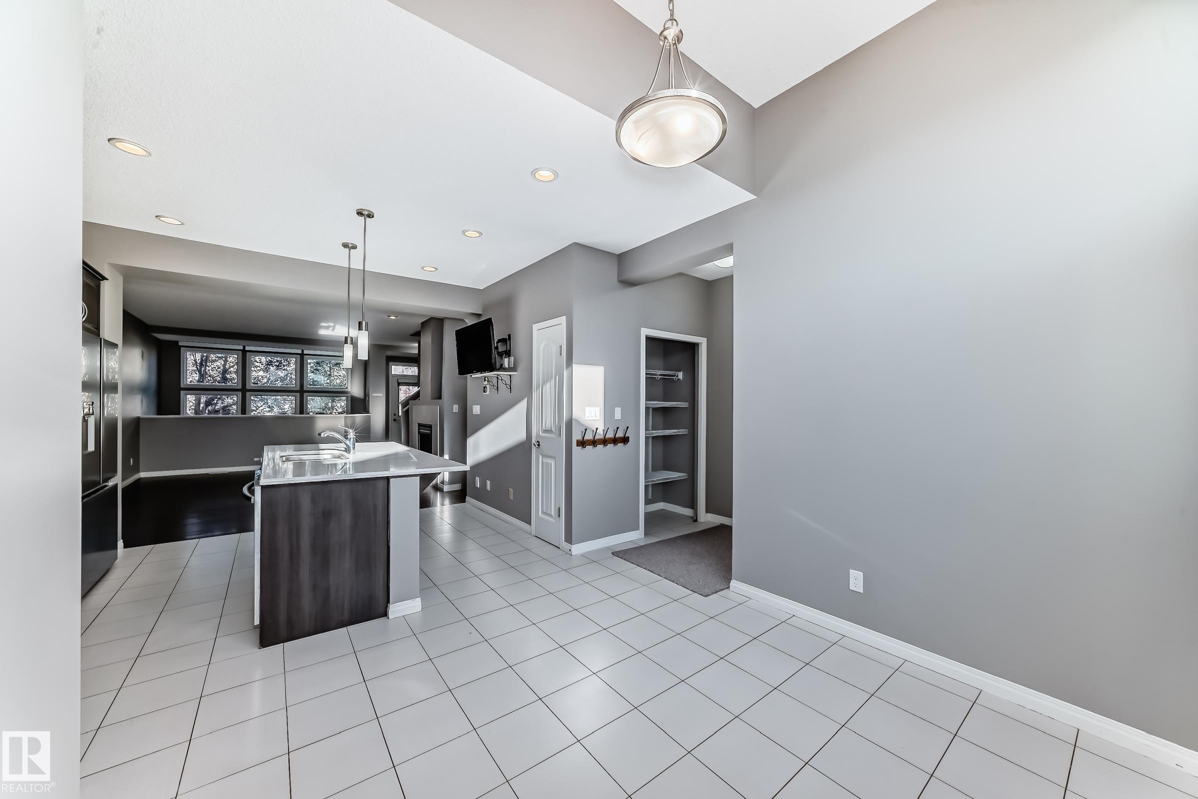 3116 Arthurs Crescent, Edmonton, AB - Indoor