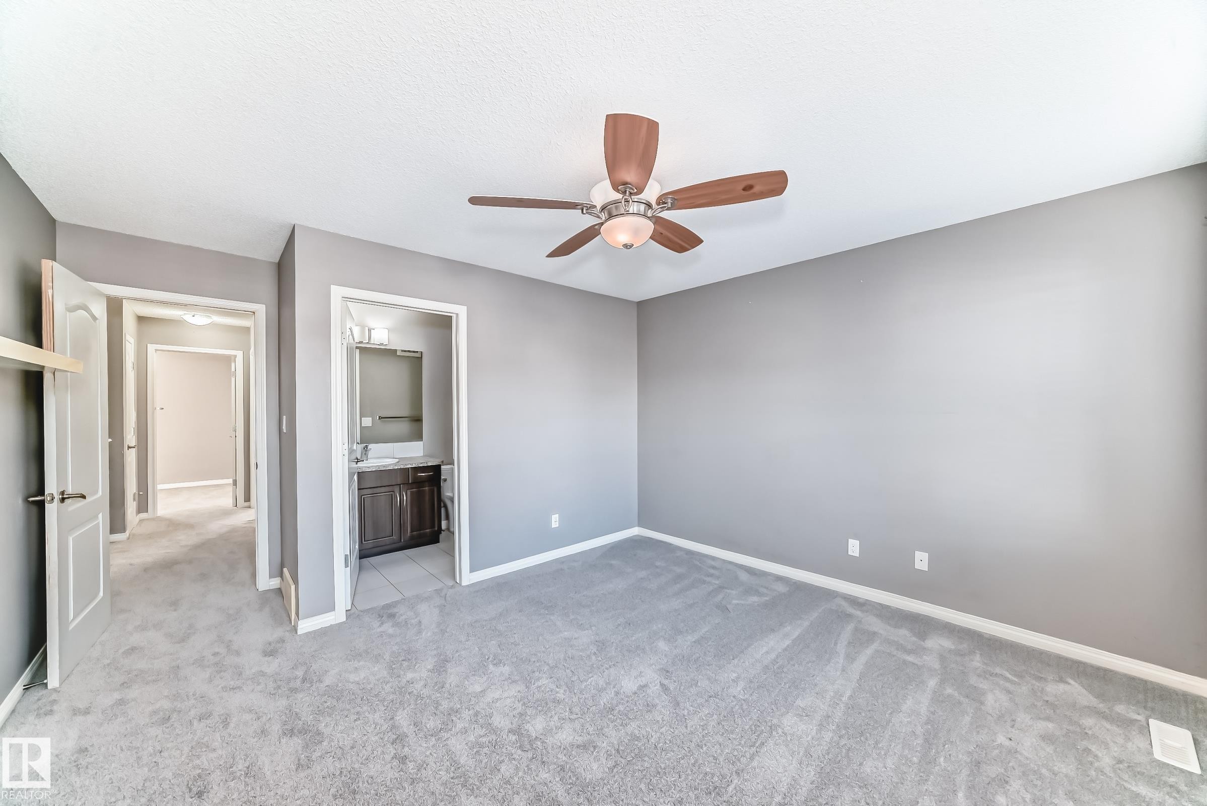 3116 Arthurs Crescent, Edmonton, AB - Indoor Photo Showing Other Room