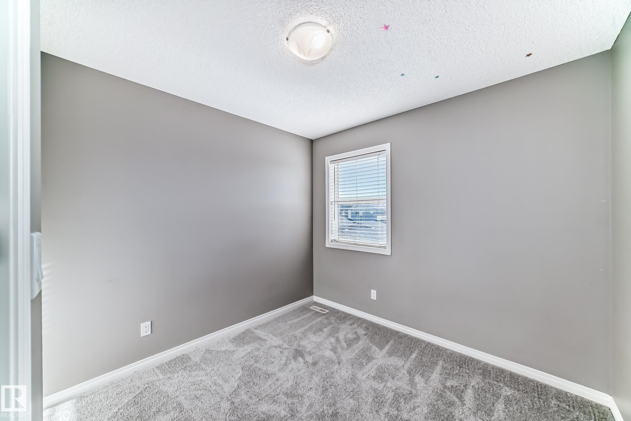 3116 Arthurs Crescent, Edmonton, AB - Indoor Photo Showing Other Room